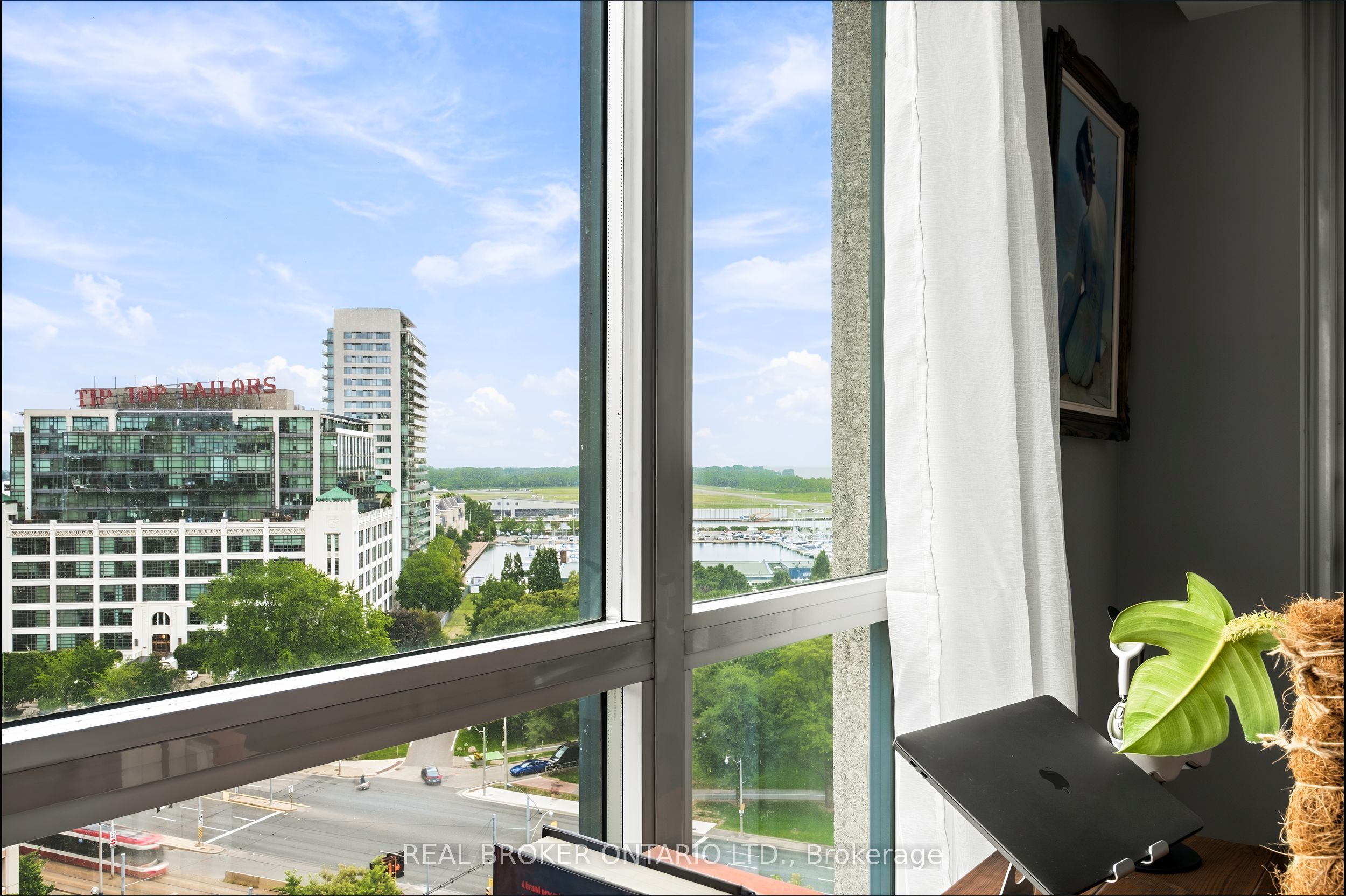 215 Fort York Boulevard 1312 Property Photo 25