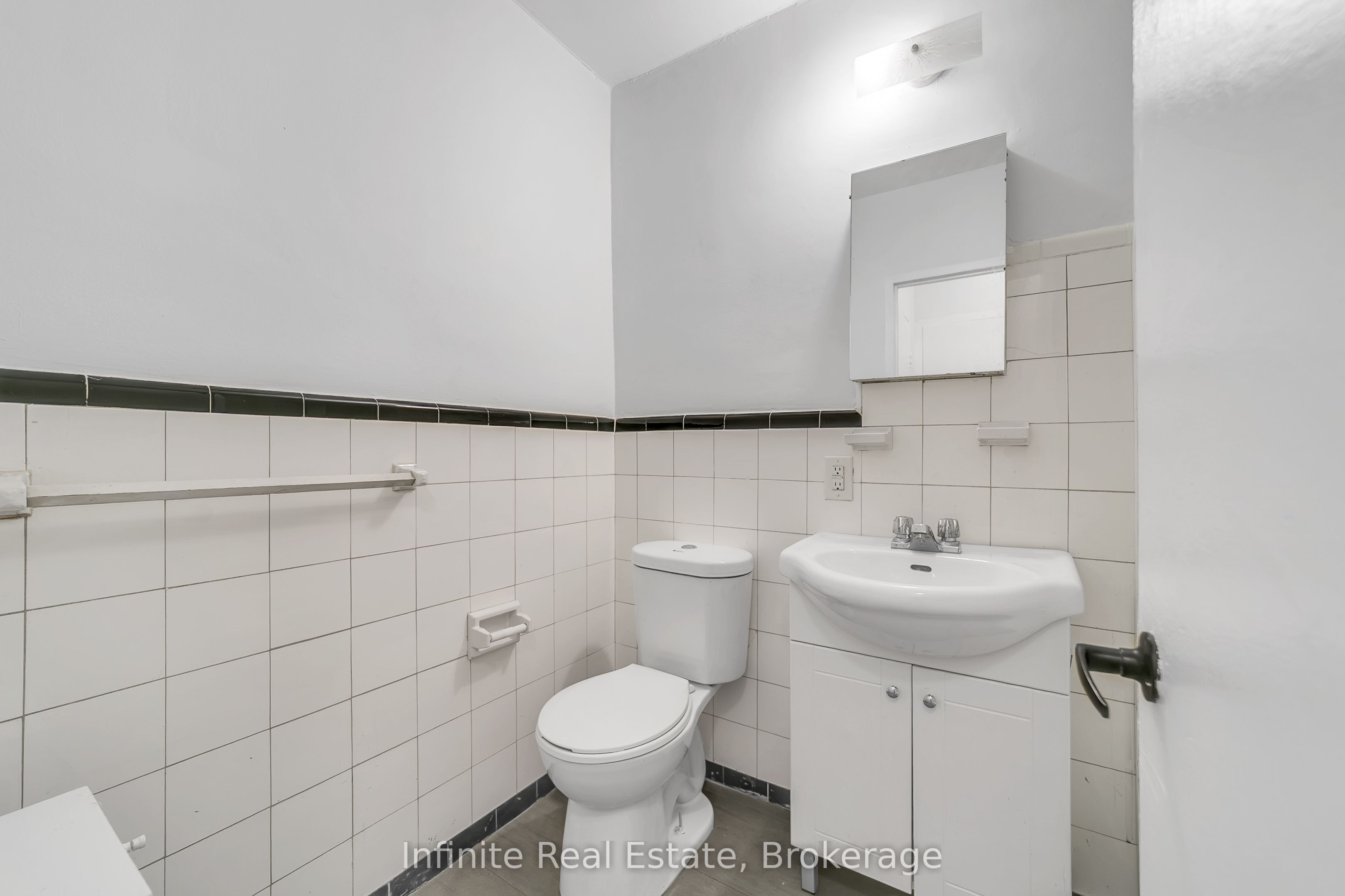 896 Eglinton Avenue E 111 Property Photo 4