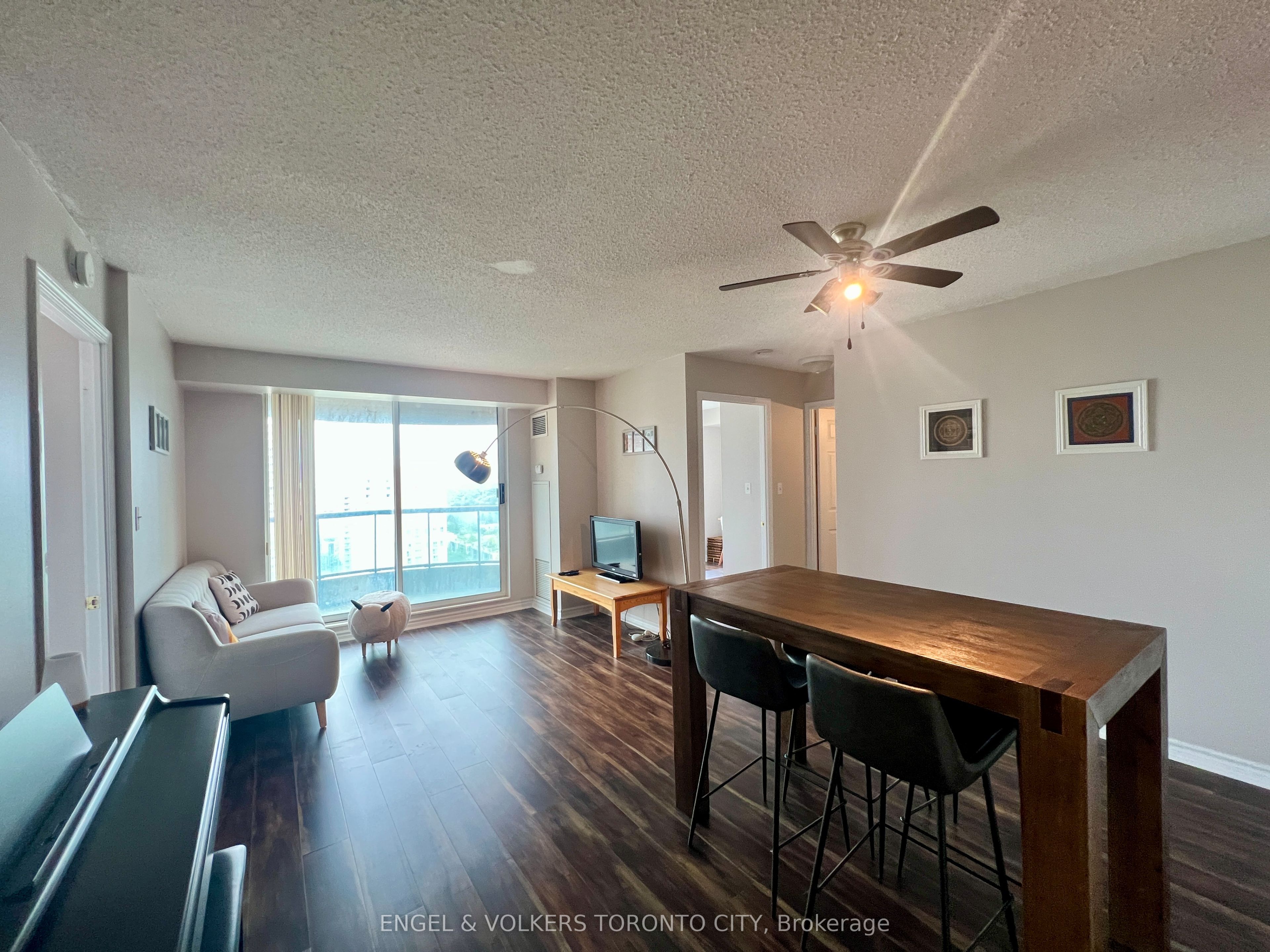 7 Lorraine Drive 2215 Property Photo 6
