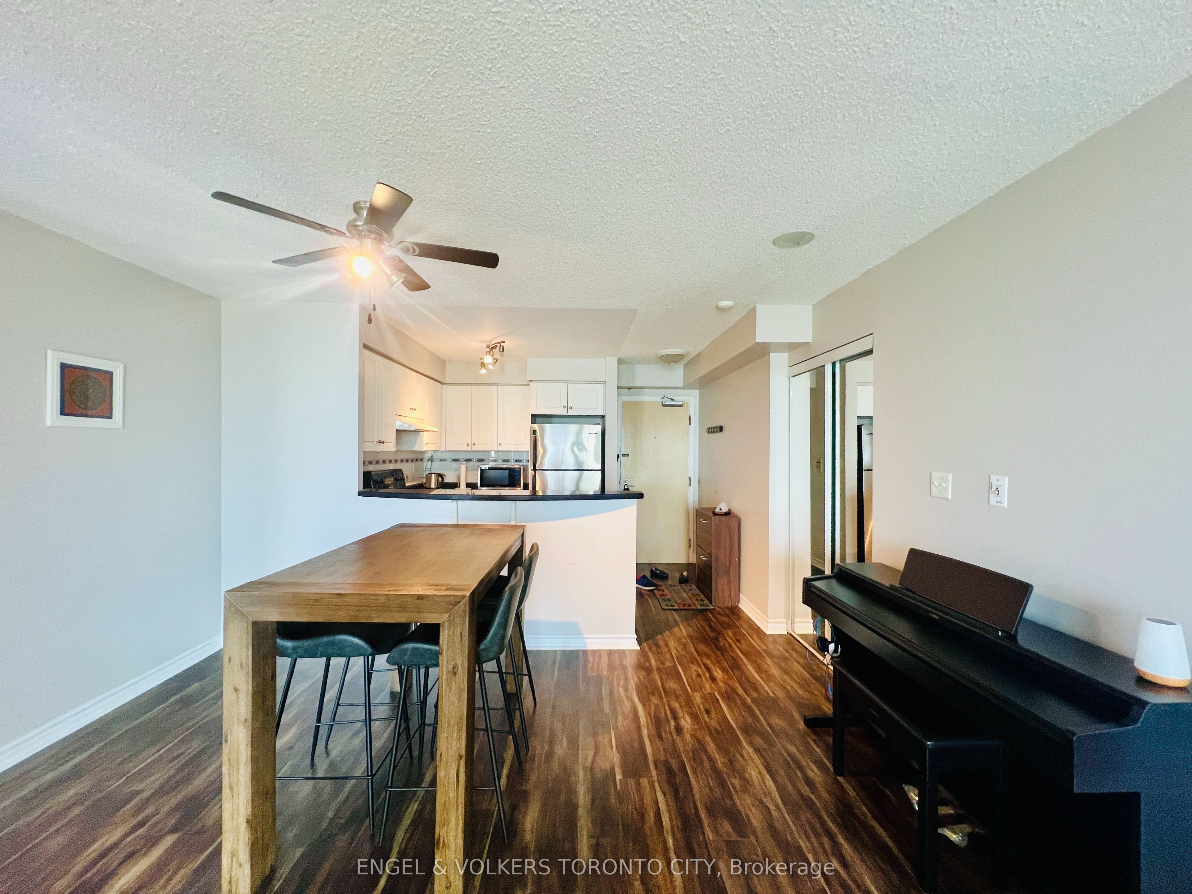 7 Lorraine Drive 2215 Property Photo 8