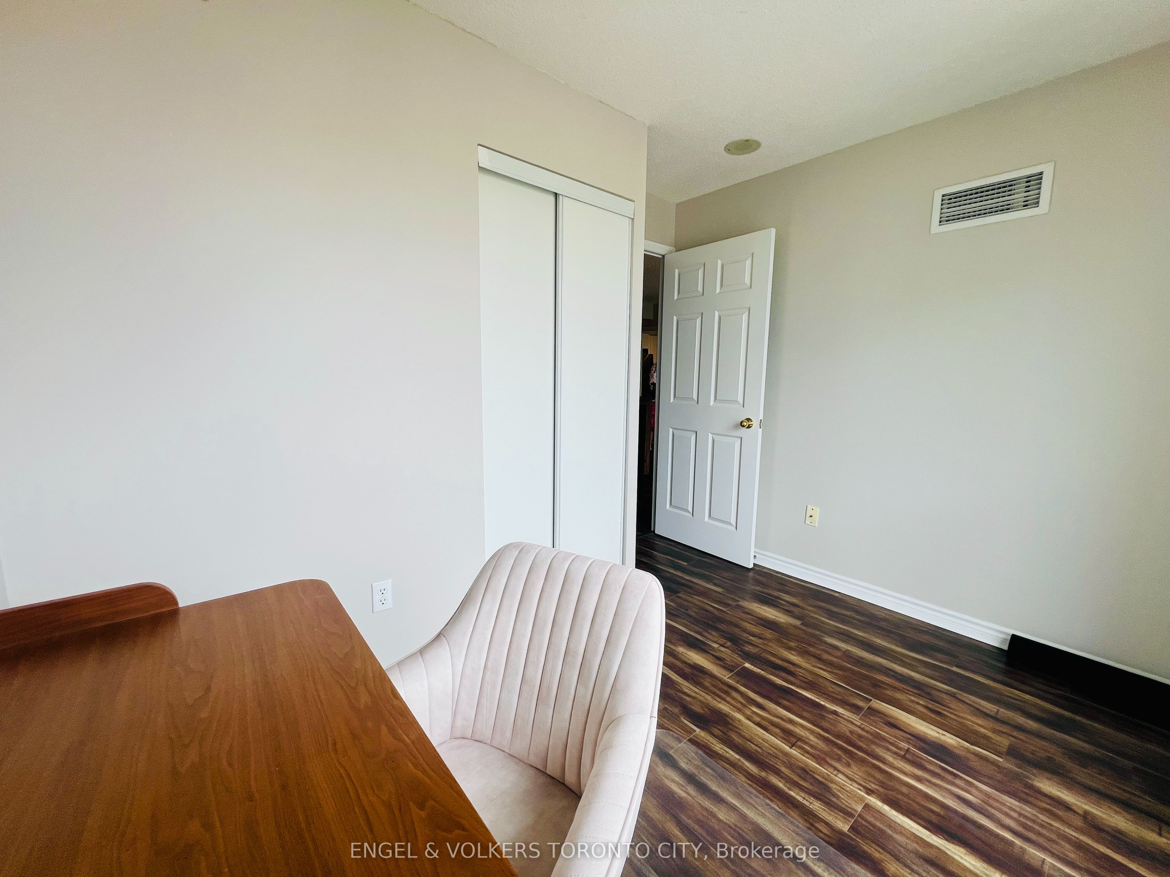 7 Lorraine Drive 2215 Property Photo 25