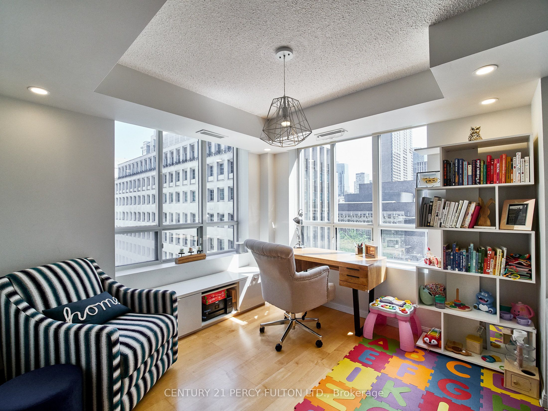 140 Simcoe Street 809 Property Photo 8