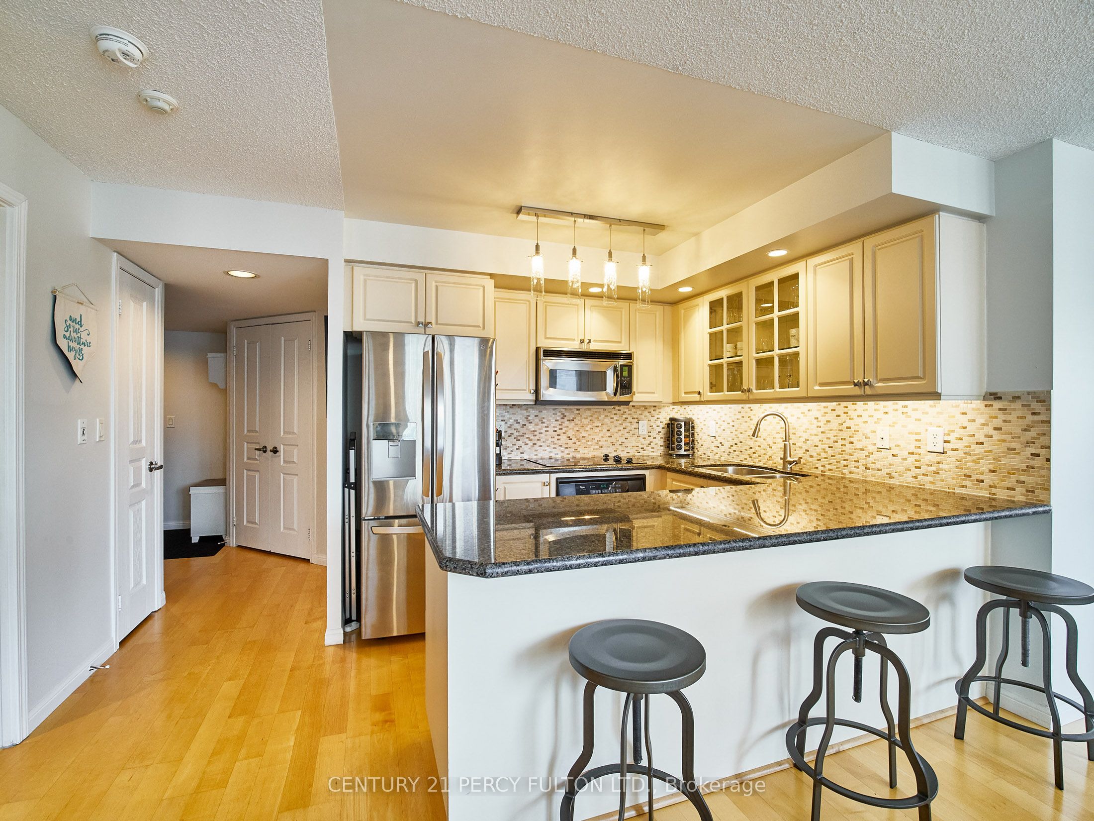 140 Simcoe Street 809 Property Photo 10