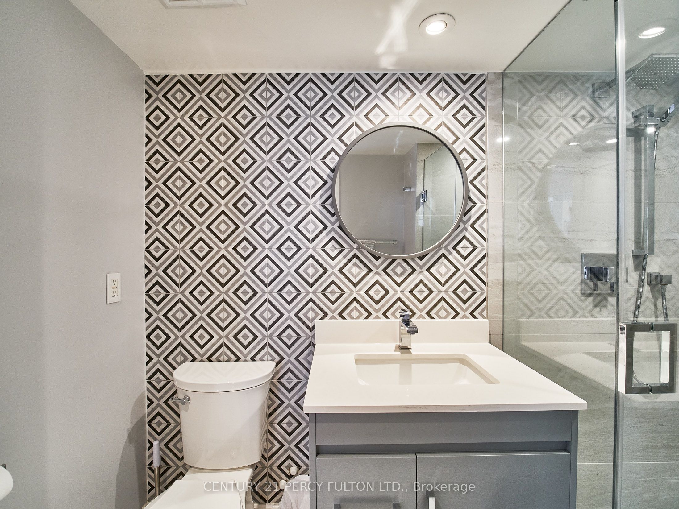 140 Simcoe Street 809 Property Photo 15