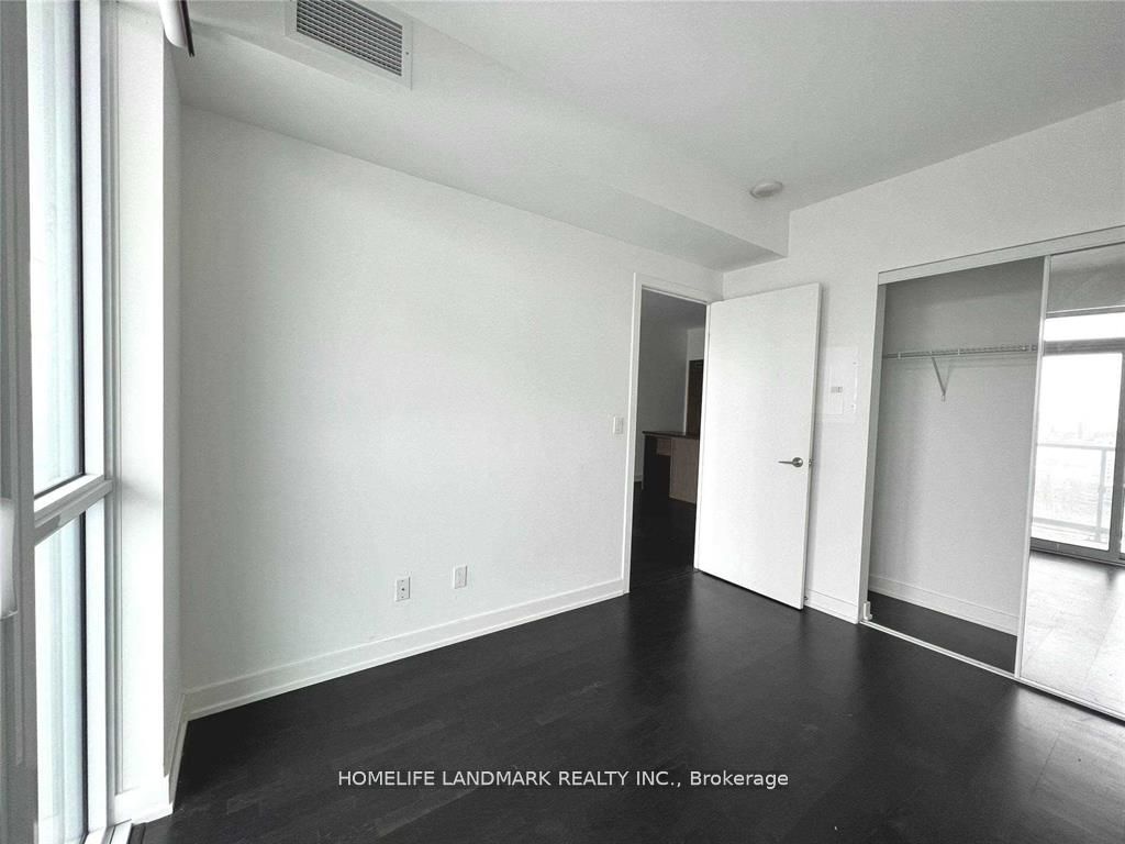 501 St Clair Avenue W 1604 Property Photo 6