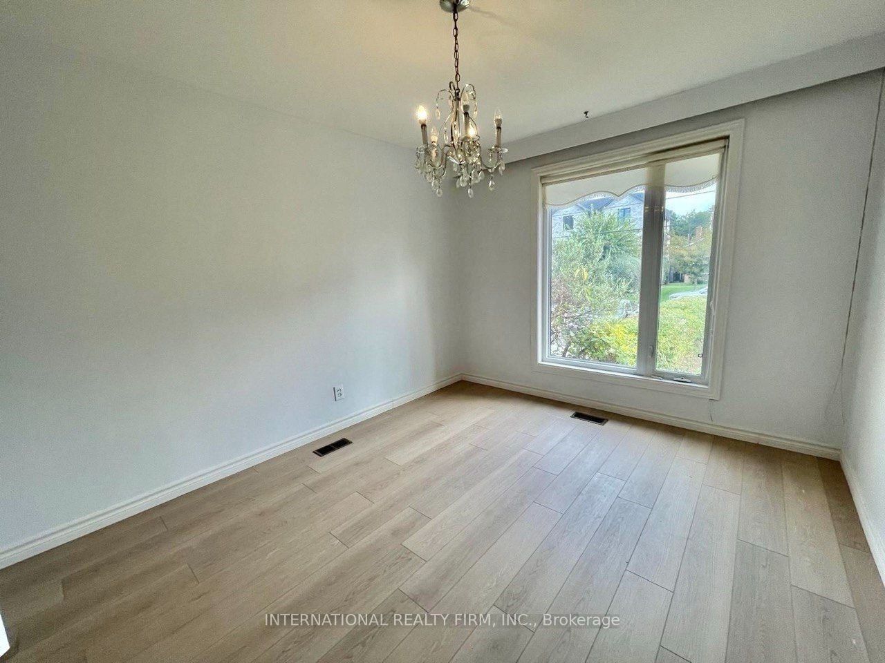 198 Waterloo Avenue Property Photo 2