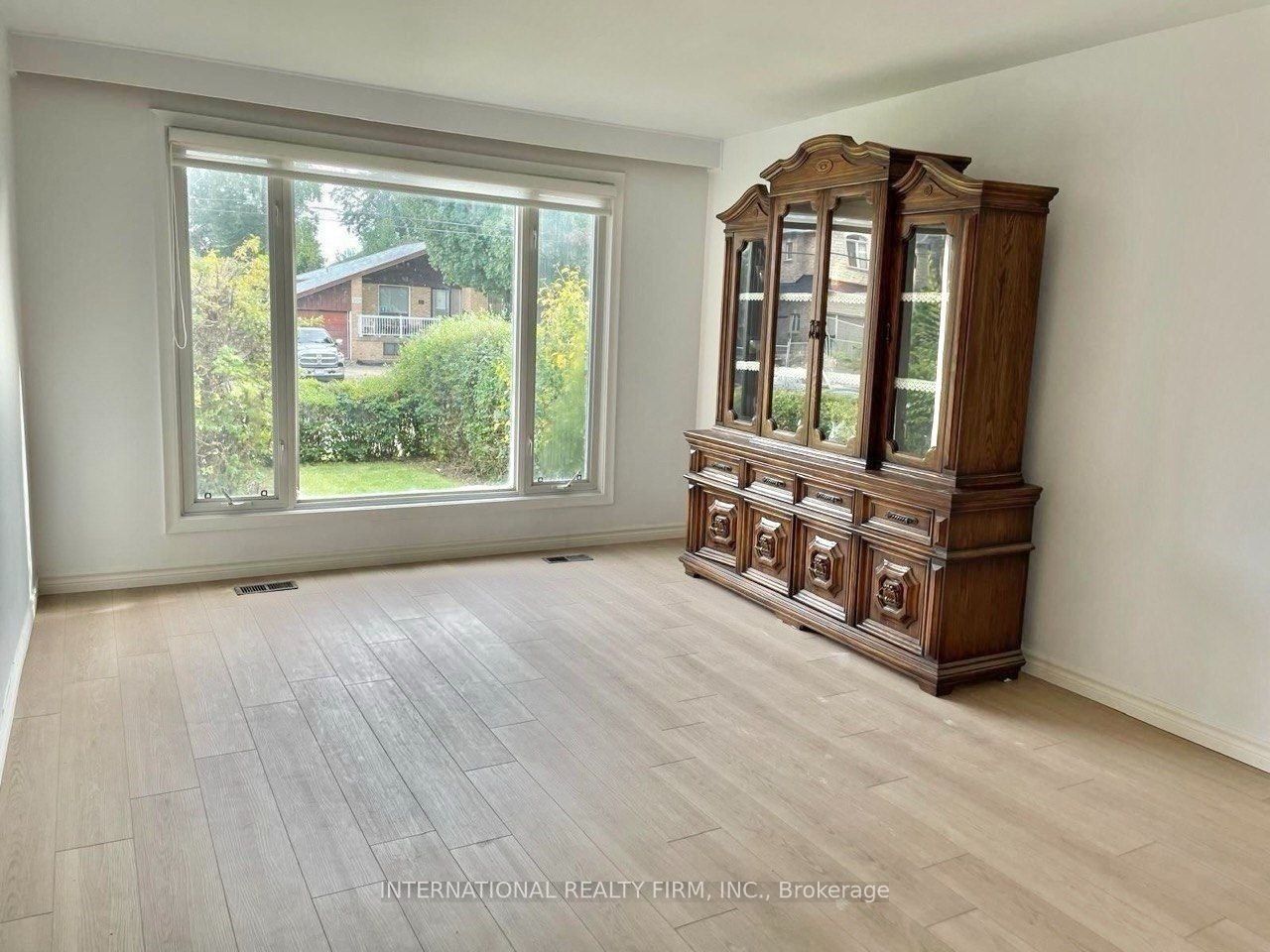 198 Waterloo Avenue Property Photo 3