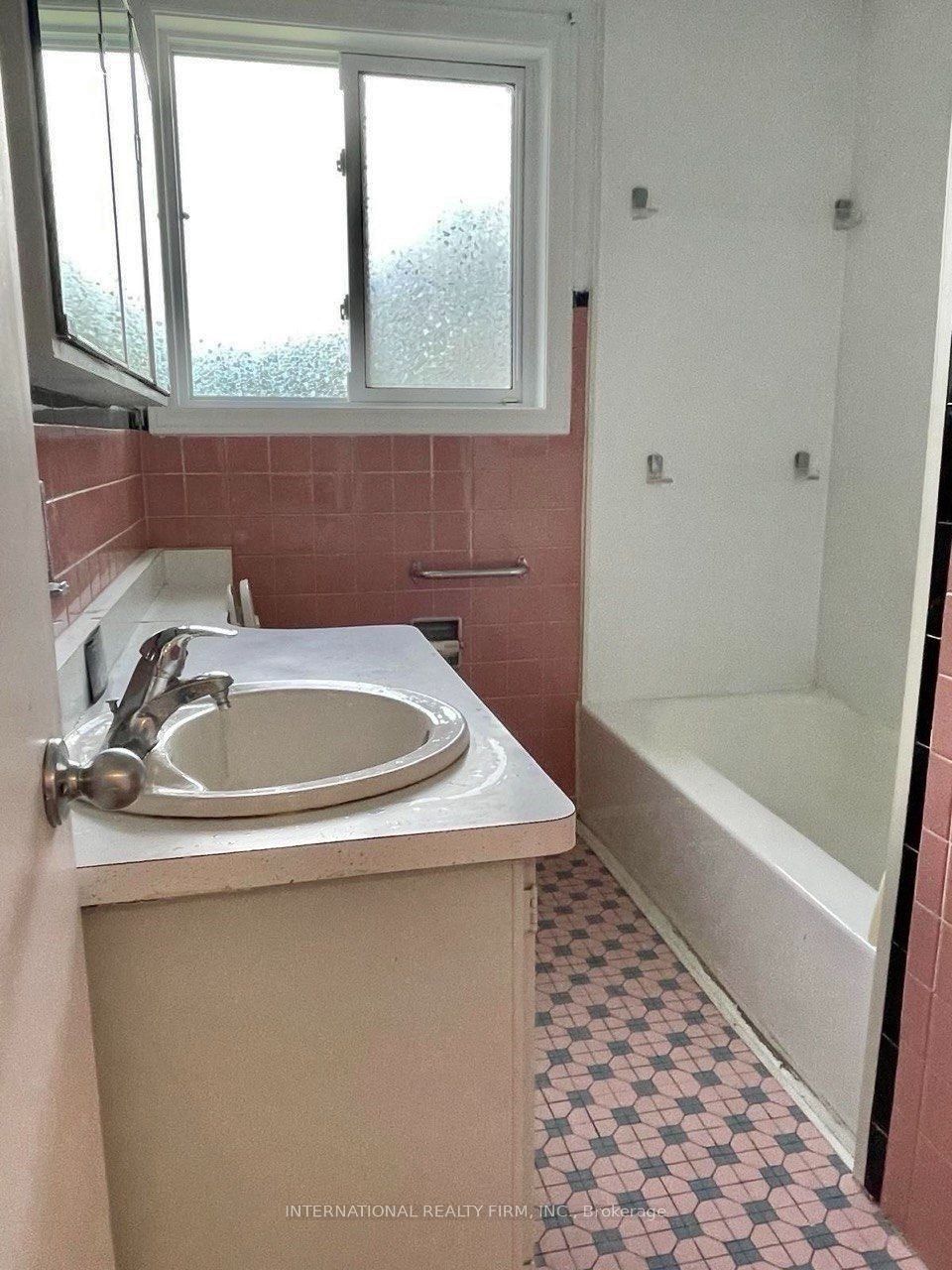 198 Waterloo Avenue Property Photo 9