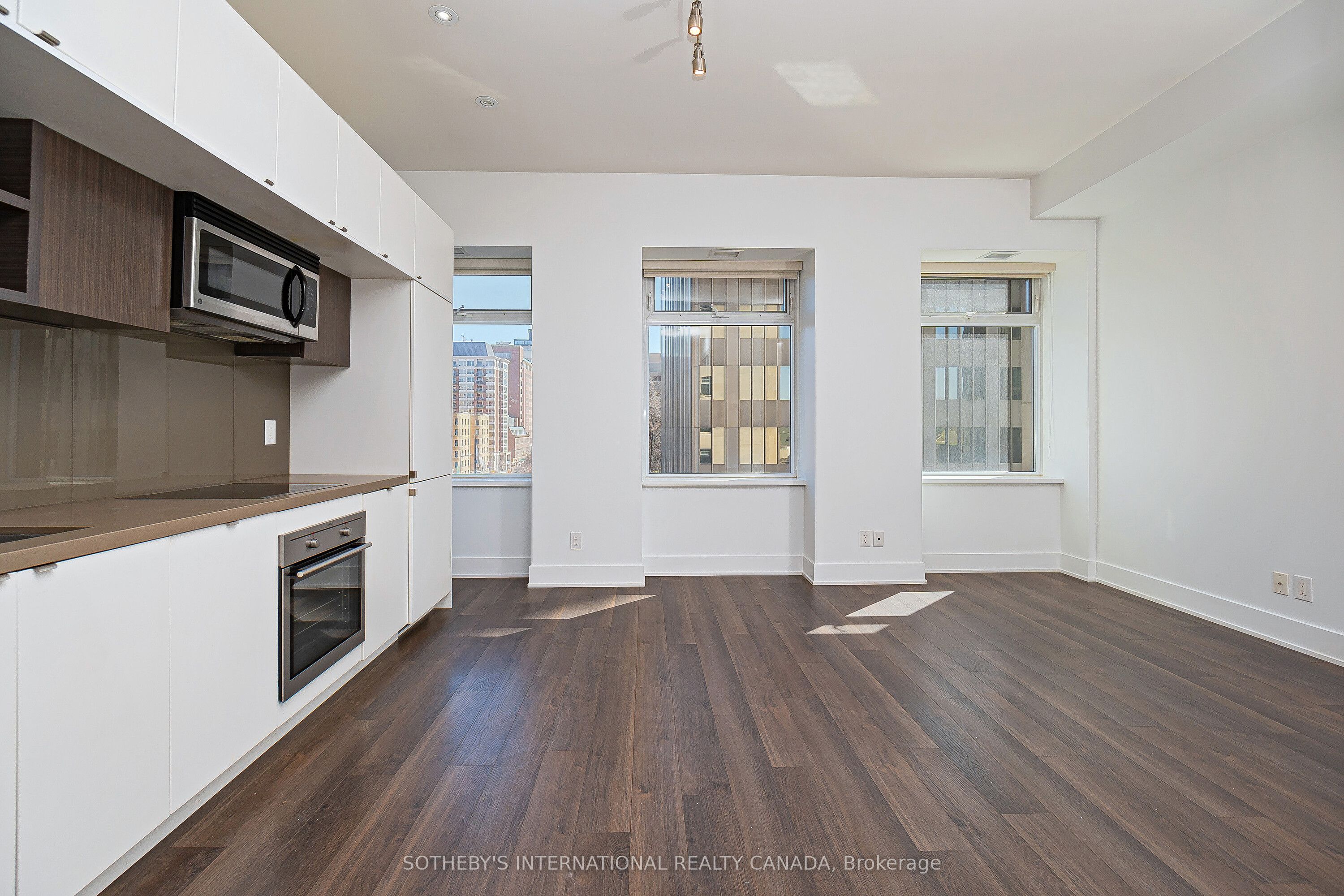 111 St Clair Avenue W 406 Property Photo 5