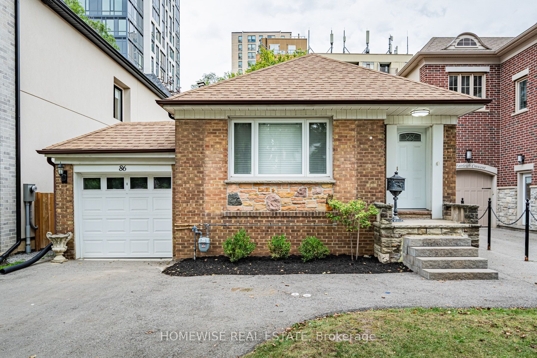 86 Fairleigh Crescent Property Photo 1