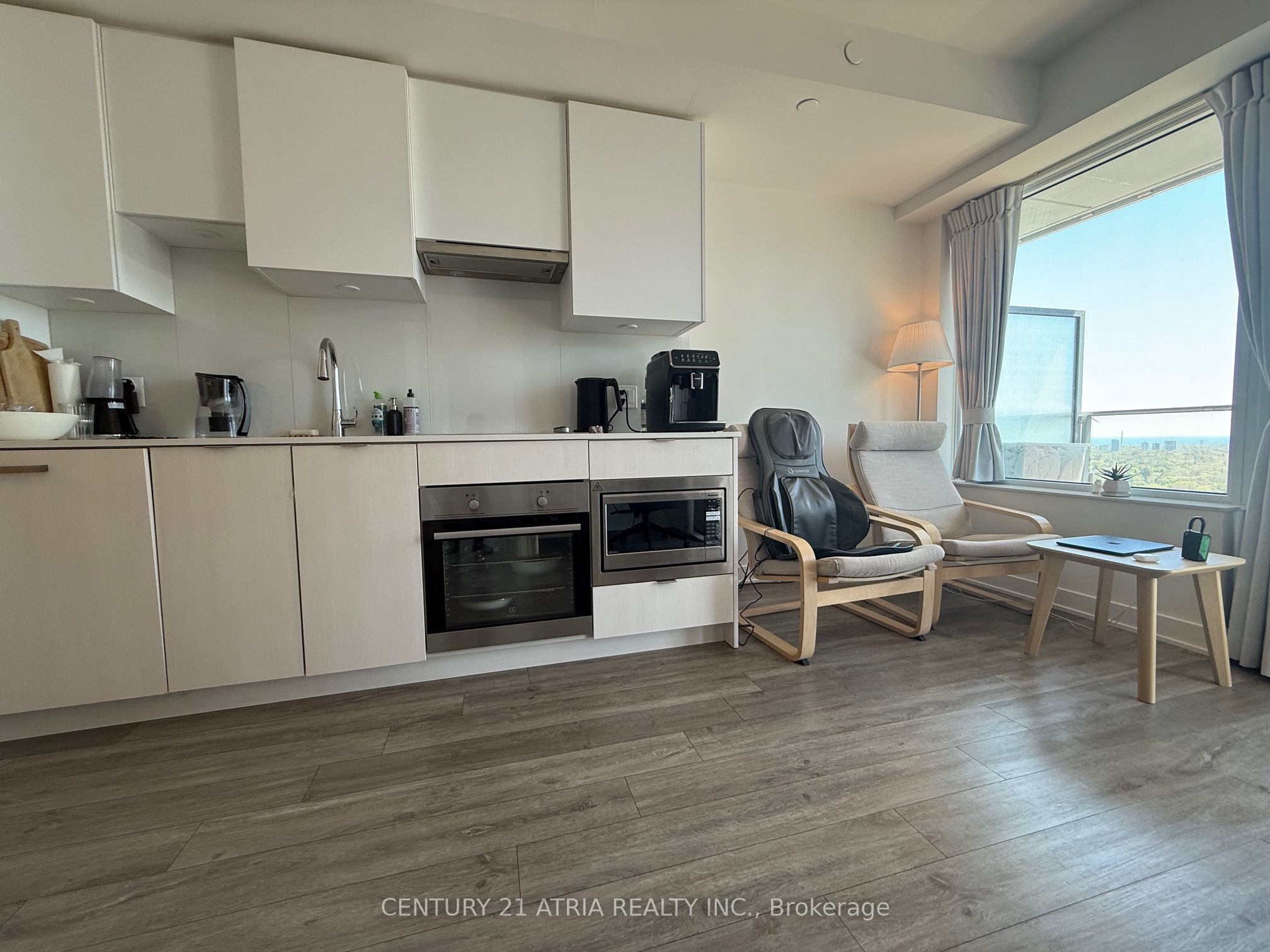 195 Redpath Avenue 2609 Property Photo 2