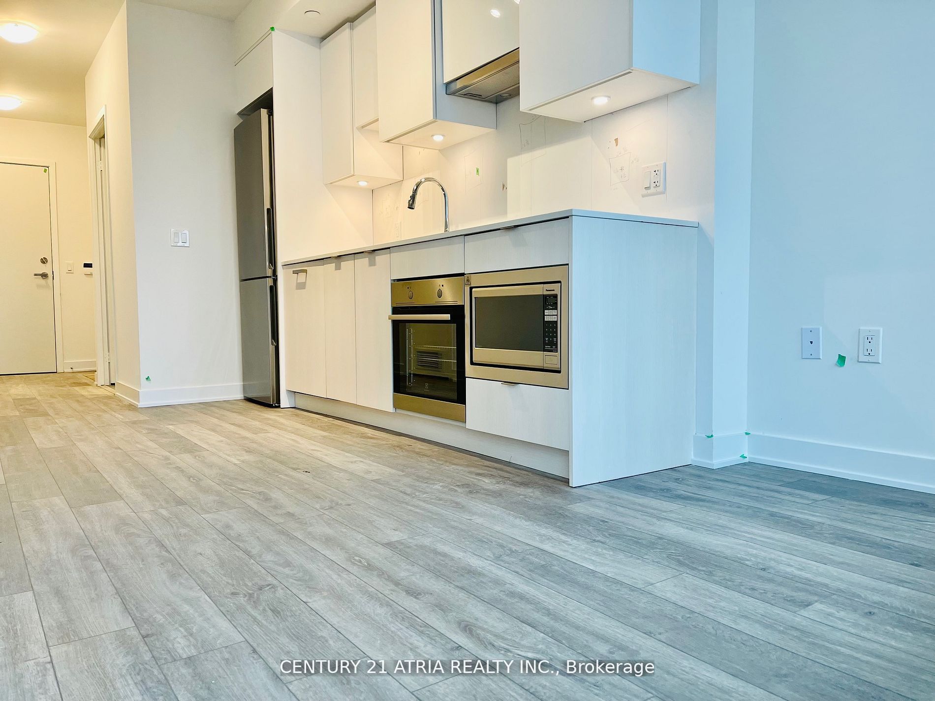195 Redpath Avenue 2609 Property Photo 4
