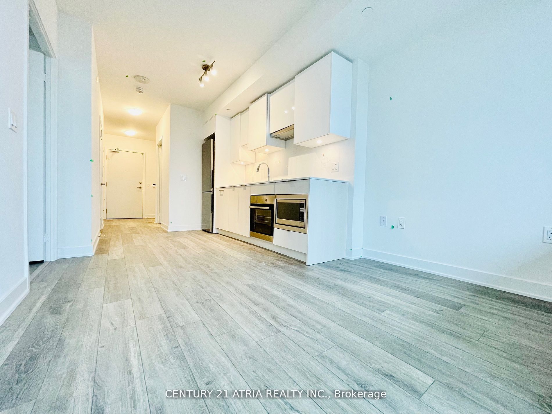 195 Redpath Avenue 2609 Property Photo 5