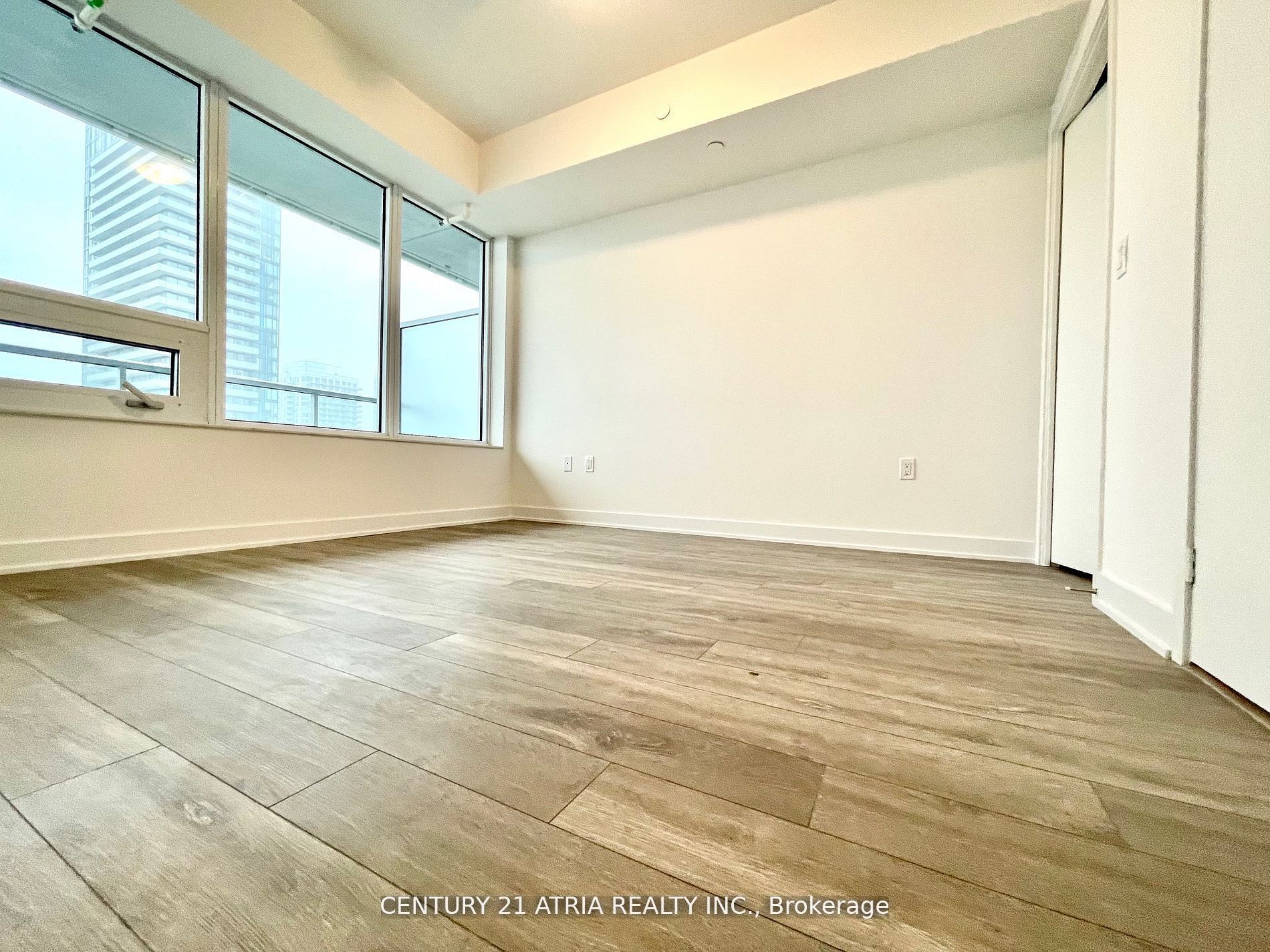 195 Redpath Avenue 2609 Property Photo 6