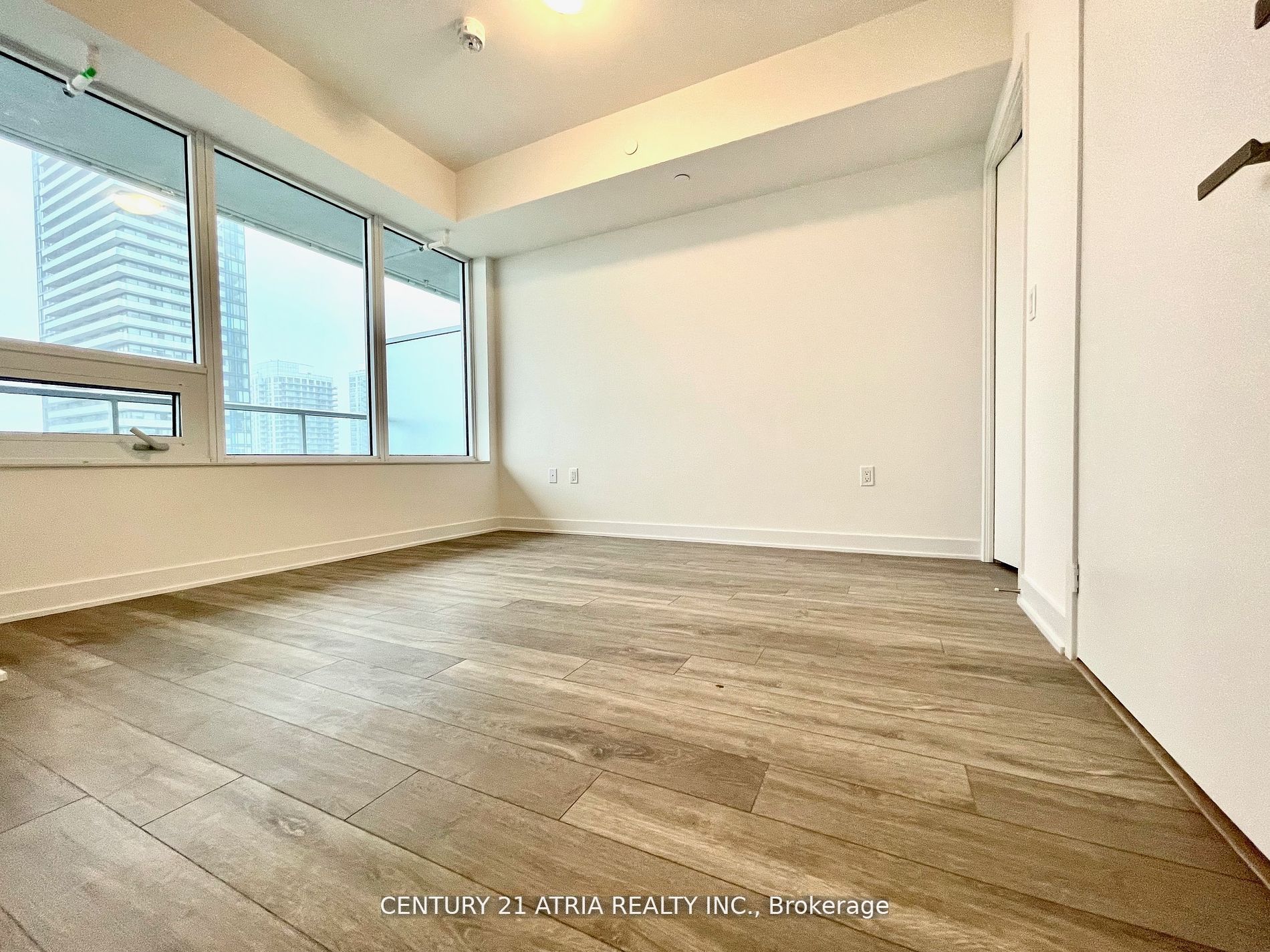 195 Redpath Avenue 2609 Property Photo 7