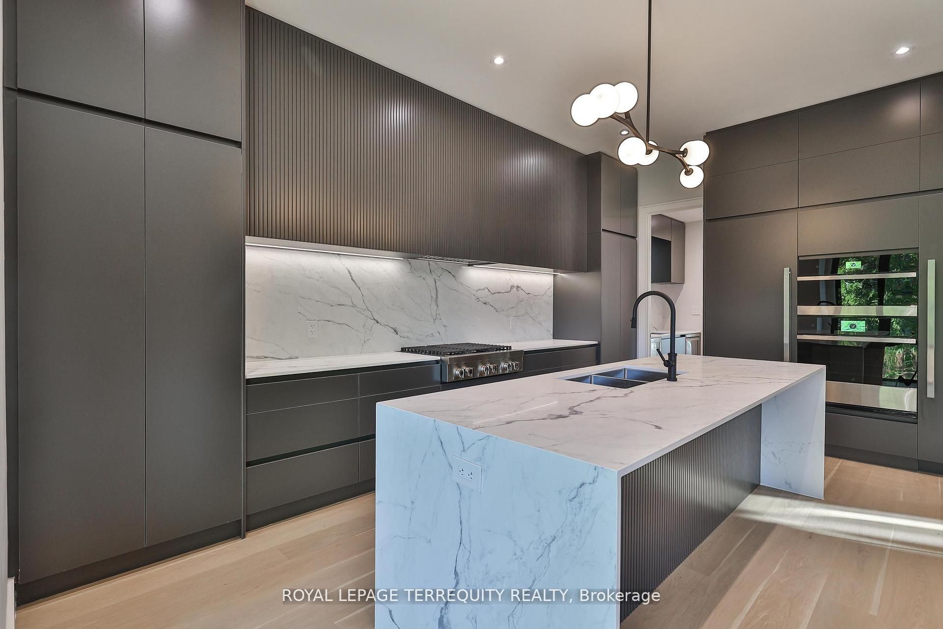 741 Woburn Avenue Property Photo 10
