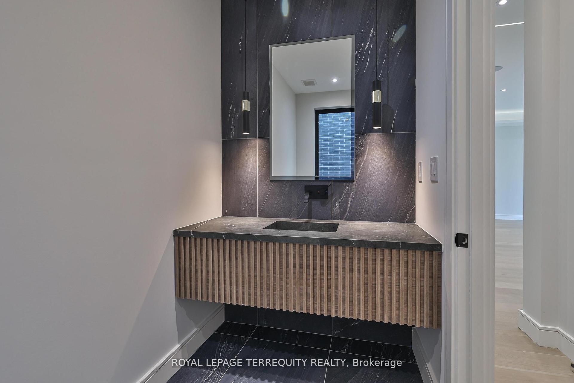 741 Woburn Avenue Property Photo 19