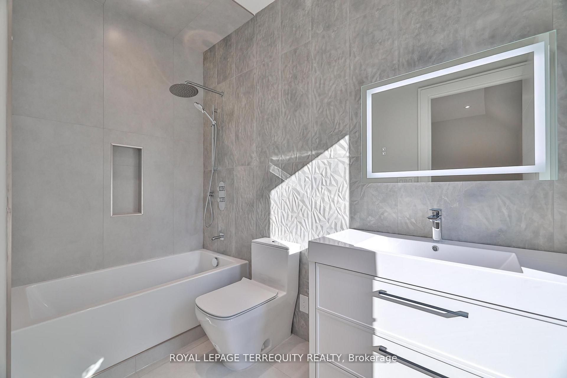 741 Woburn Avenue Property Photo 29