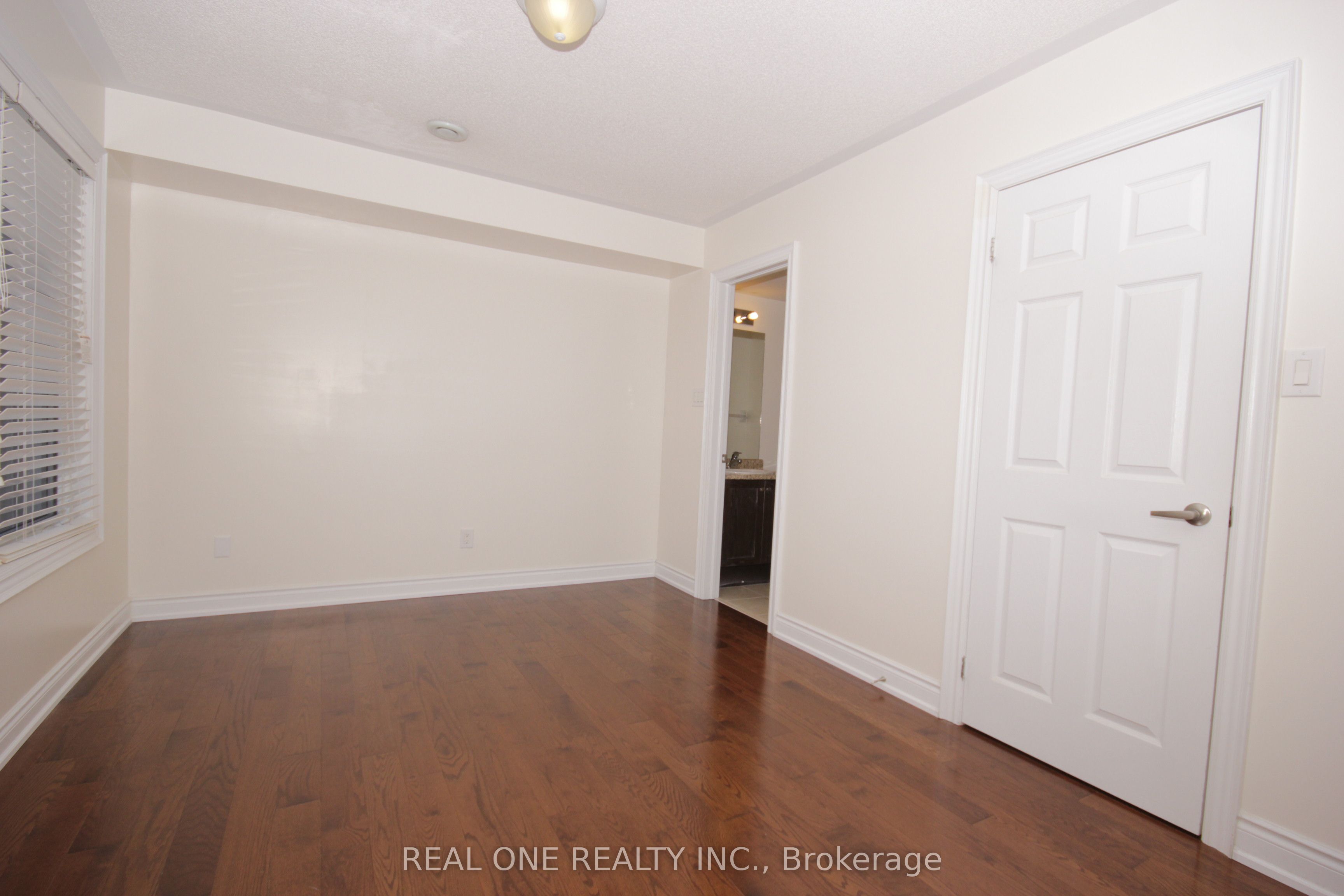 7 Slingsby Lane Property Photo 15