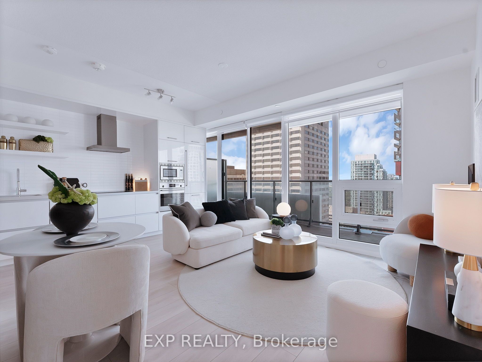 2221 Yonge Street 2711 Property Photo 1