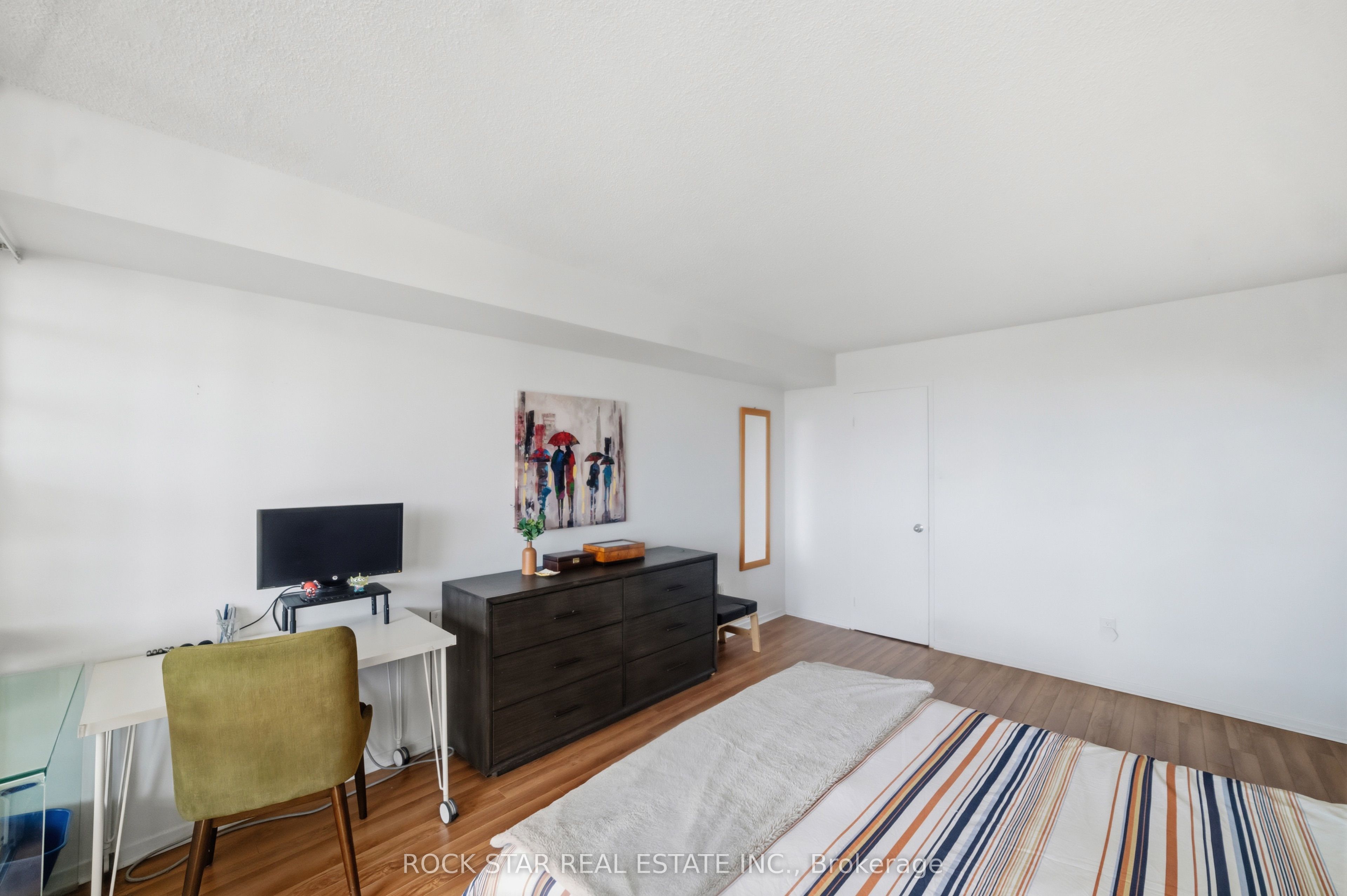 5 Kenneth Avenue 701 Property Photo 23