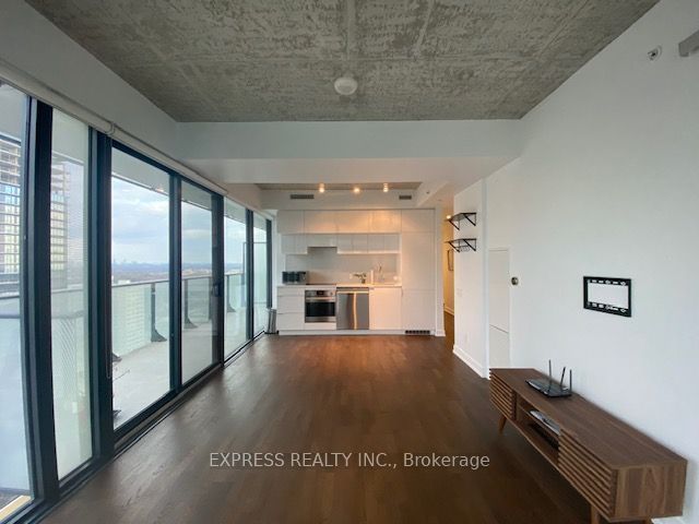 185 Roehampton Avenue 1903 Property Photo 2