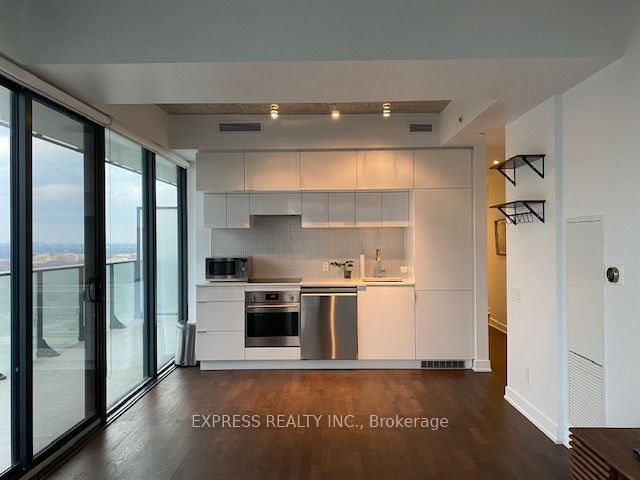 185 Roehampton Avenue 1903 Property Photo 3