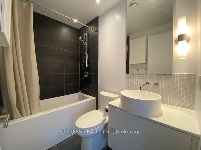 185 Roehampton Avenue 1903 Property Photo 14