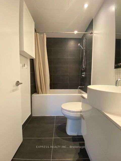 185 Roehampton Avenue 1903 Property Photo 15