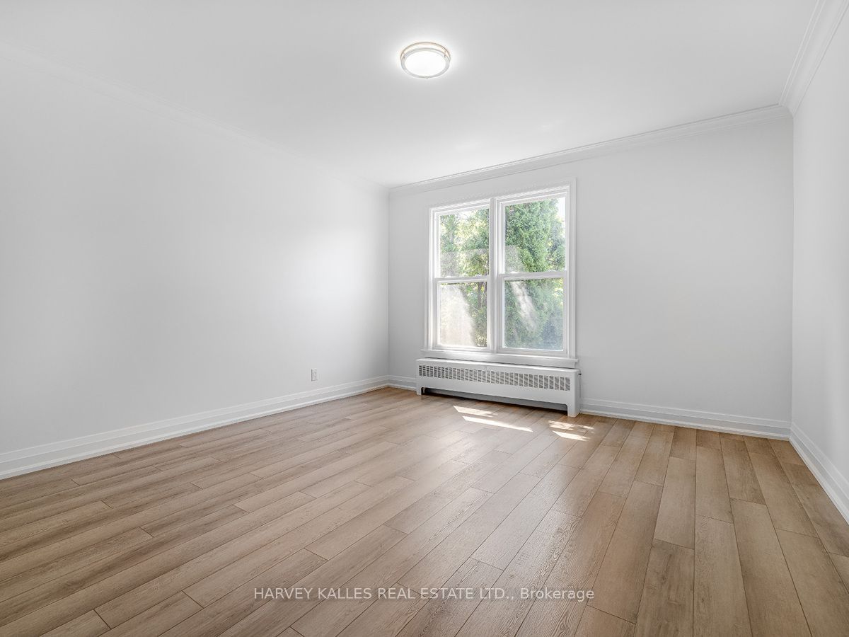 8 Markdale Avenue 4 Property Photo 6