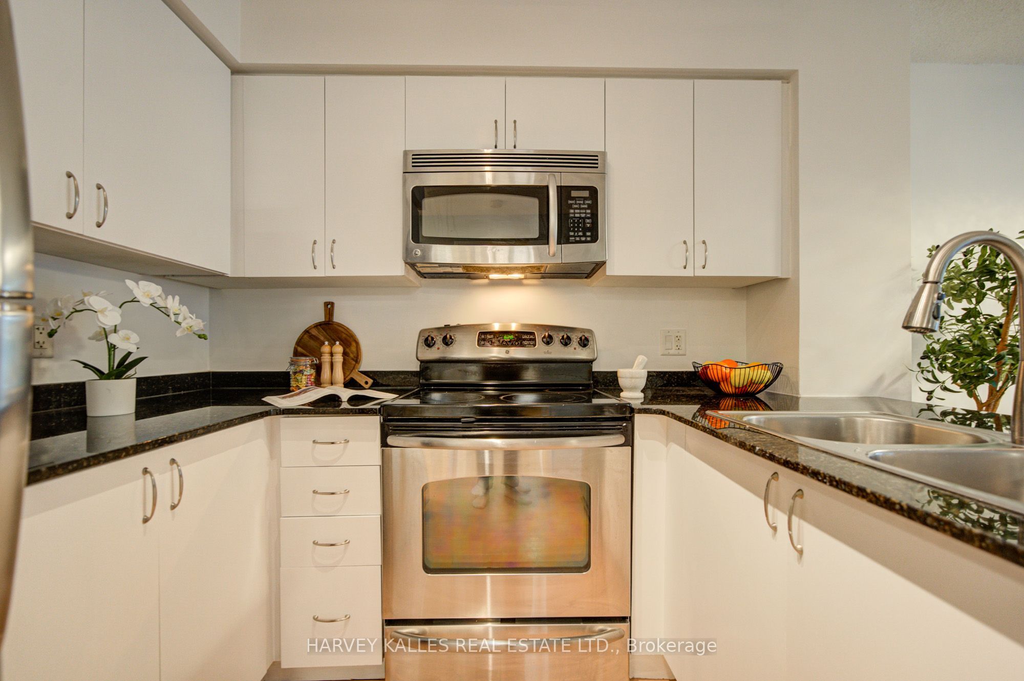 2191 Yonge Street 504 Property Photo 16