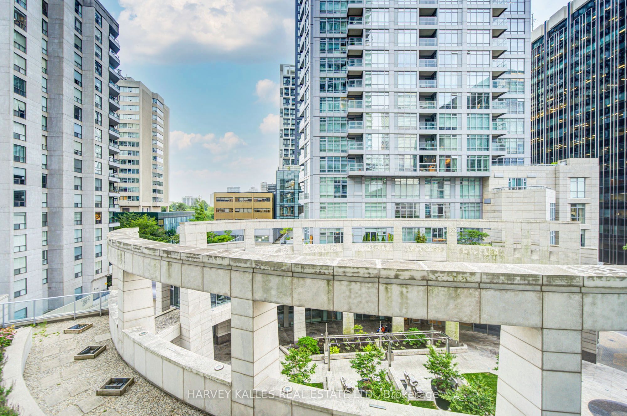2191 Yonge Street 504 Property Photo 41