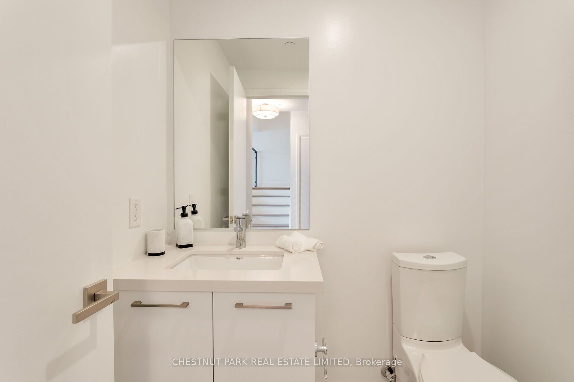 33 Frederick Todd Way Th12 Property Photo 12