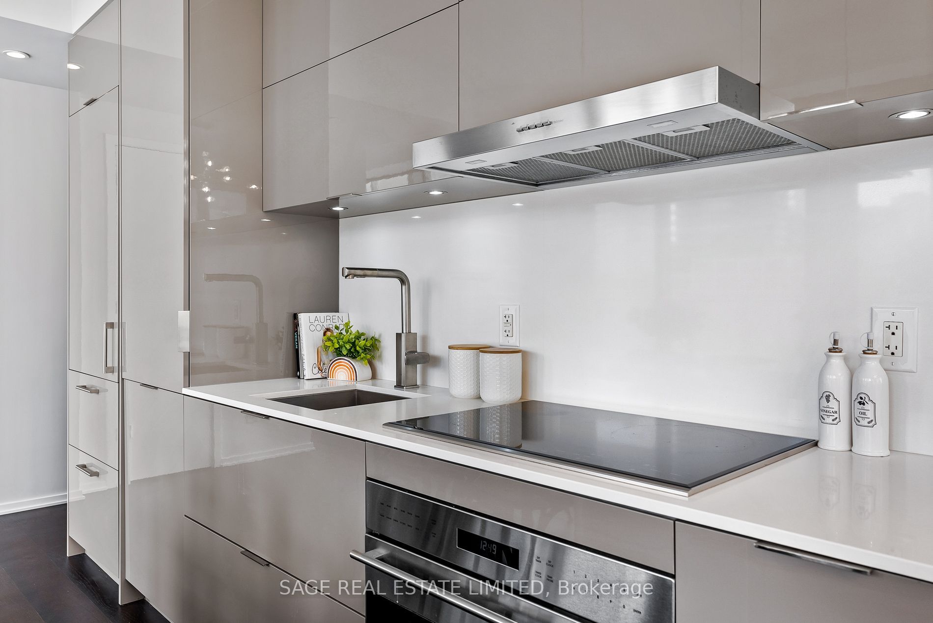 1 Bloor Street E 510 Property Photo 8