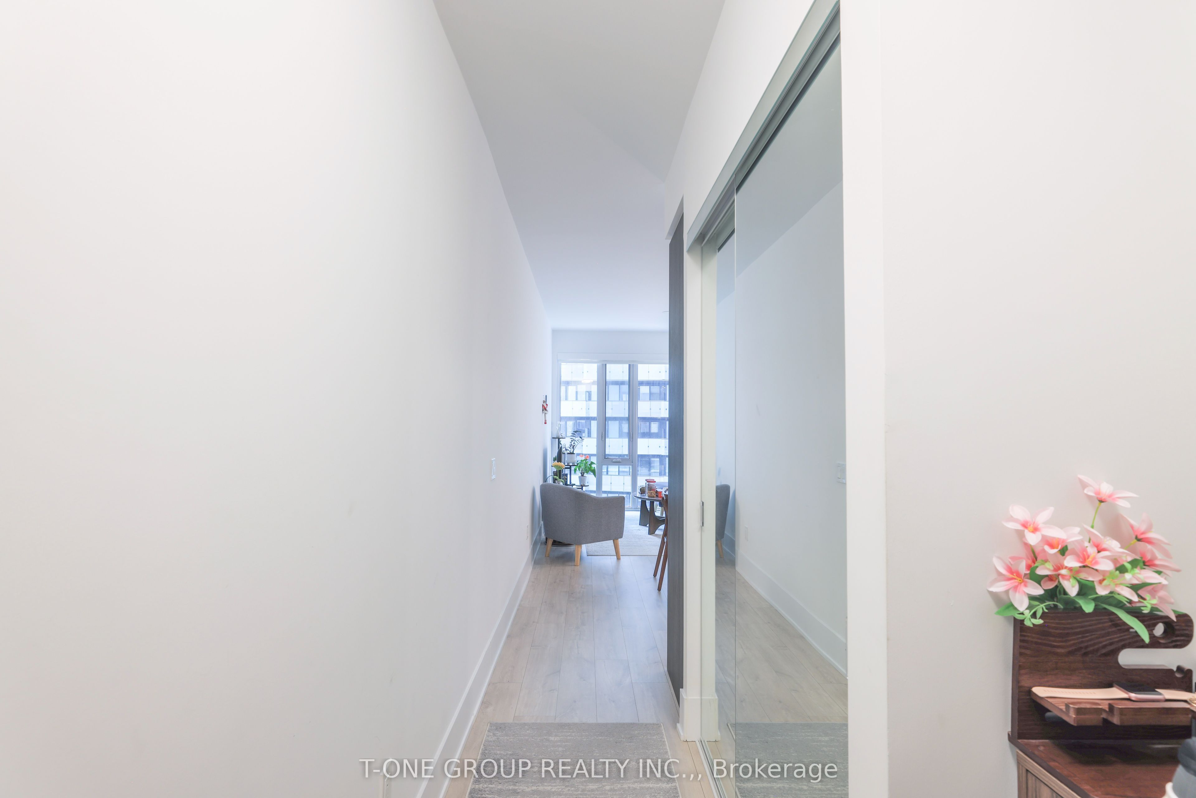 470 Front Street W 815 Property Photo 3