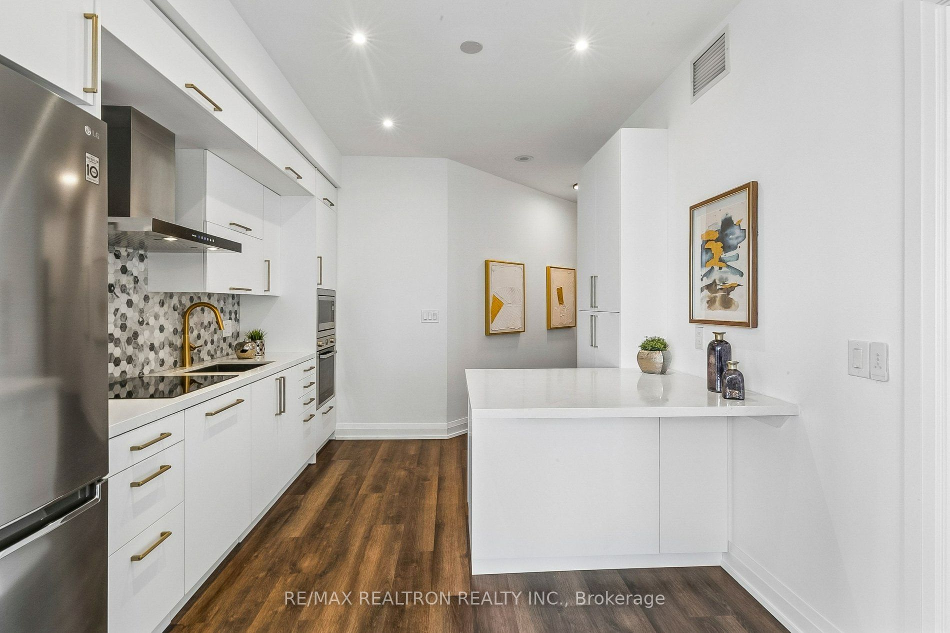 5 Sheppard Avenue E 1825 Property Photo 13