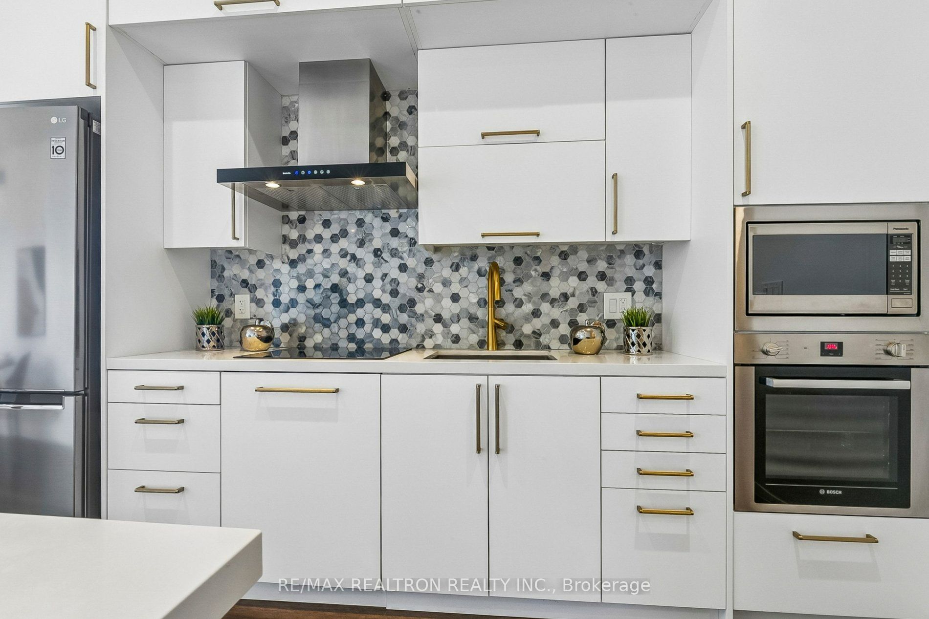 5 Sheppard Avenue E 1825 Property Photo 17