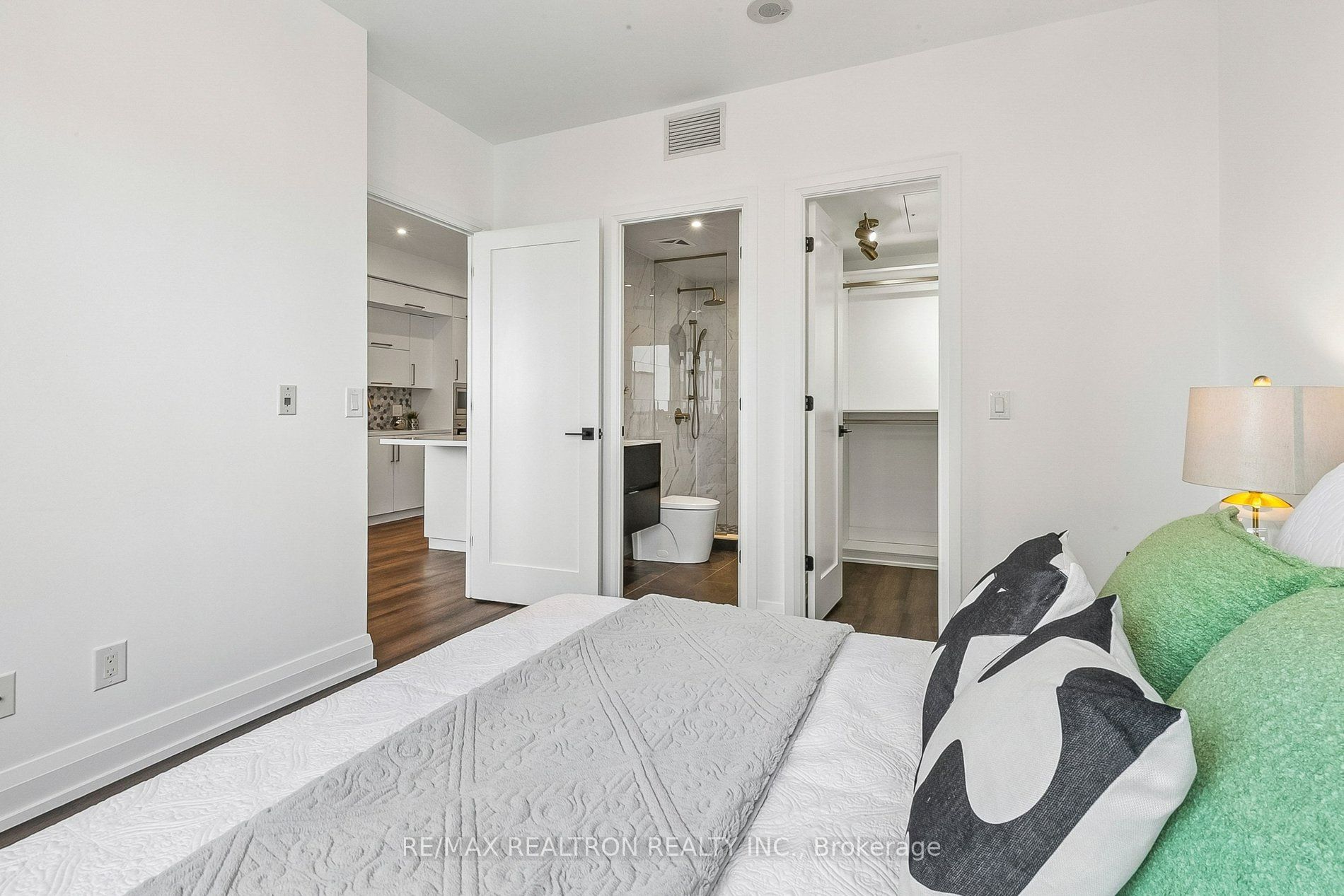 5 Sheppard Avenue E 1825 Property Photo 21
