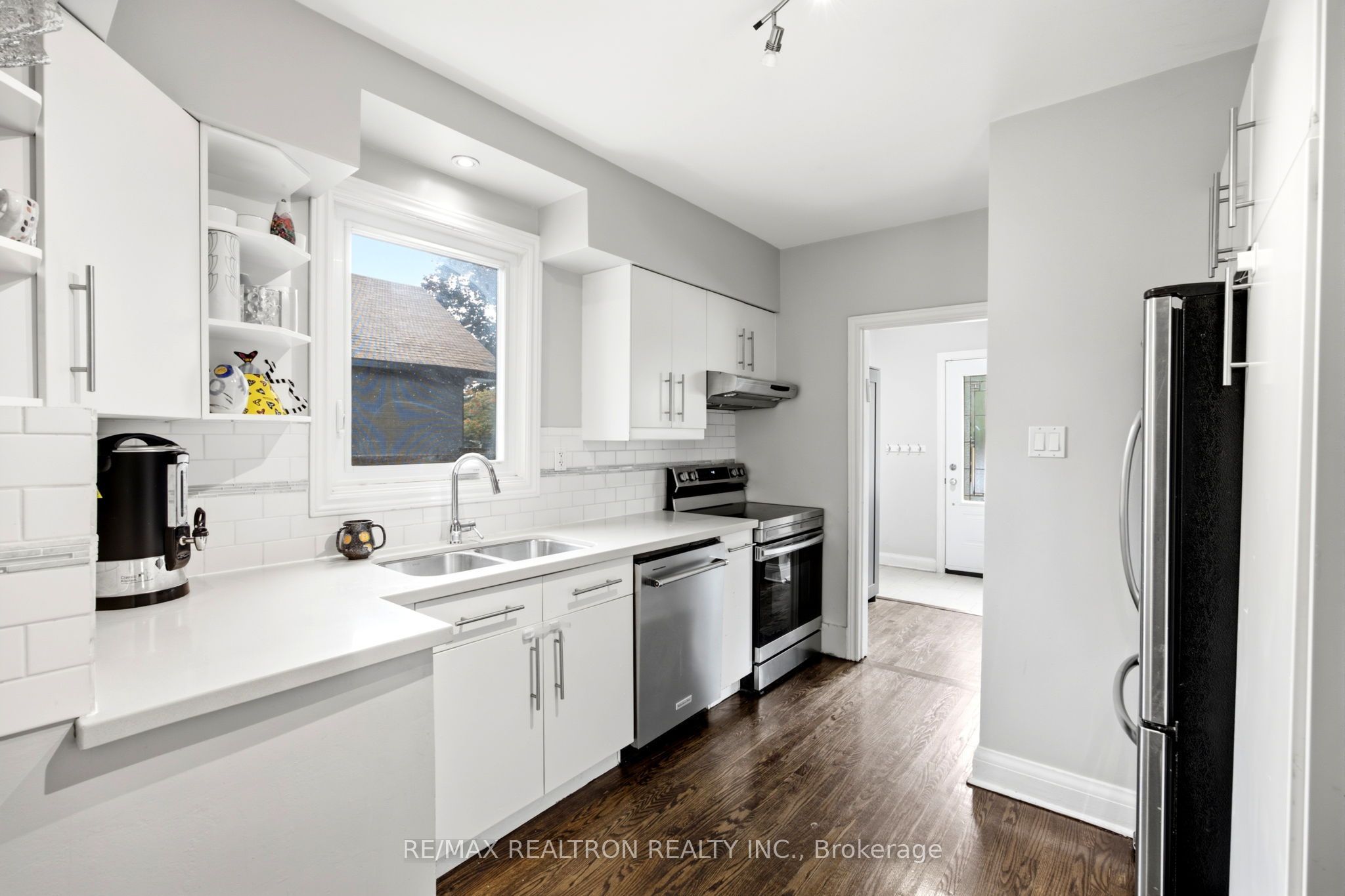 149 Fairholme Avenue Property Photo 6