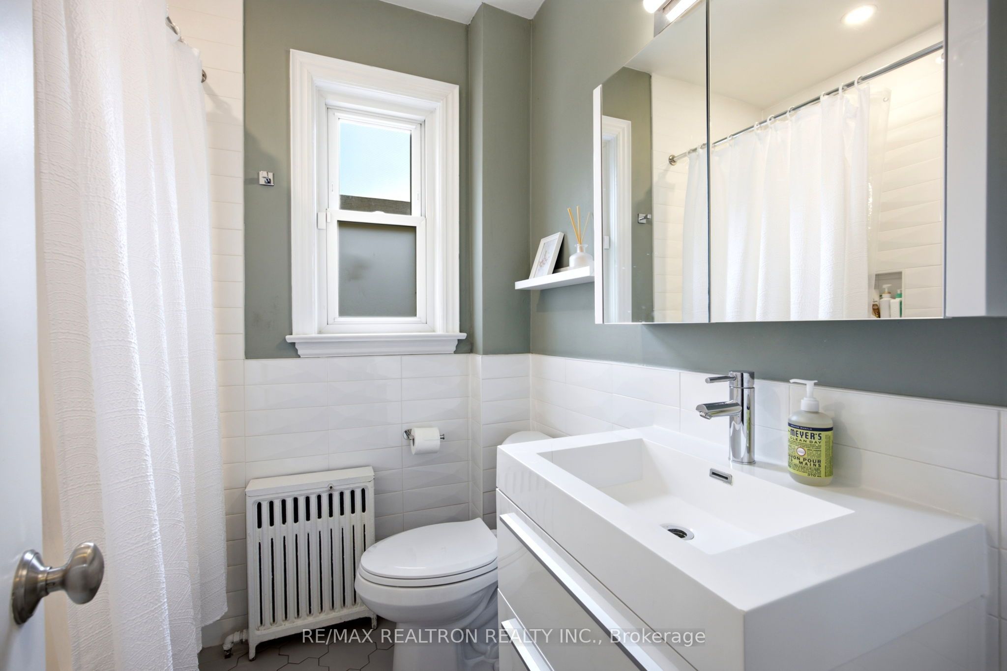 149 Fairholme Avenue Property Photo 10