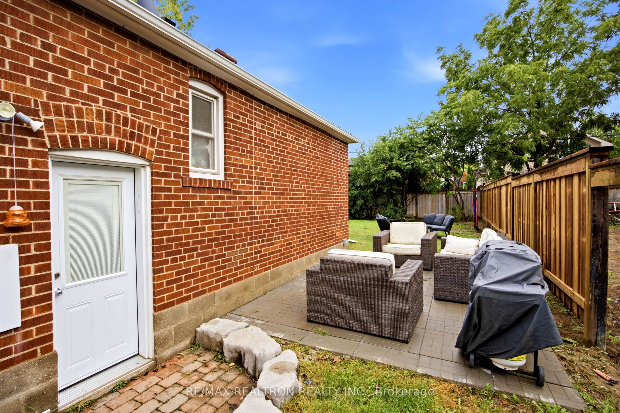 149 Fairholme Avenue Property Photo 16
