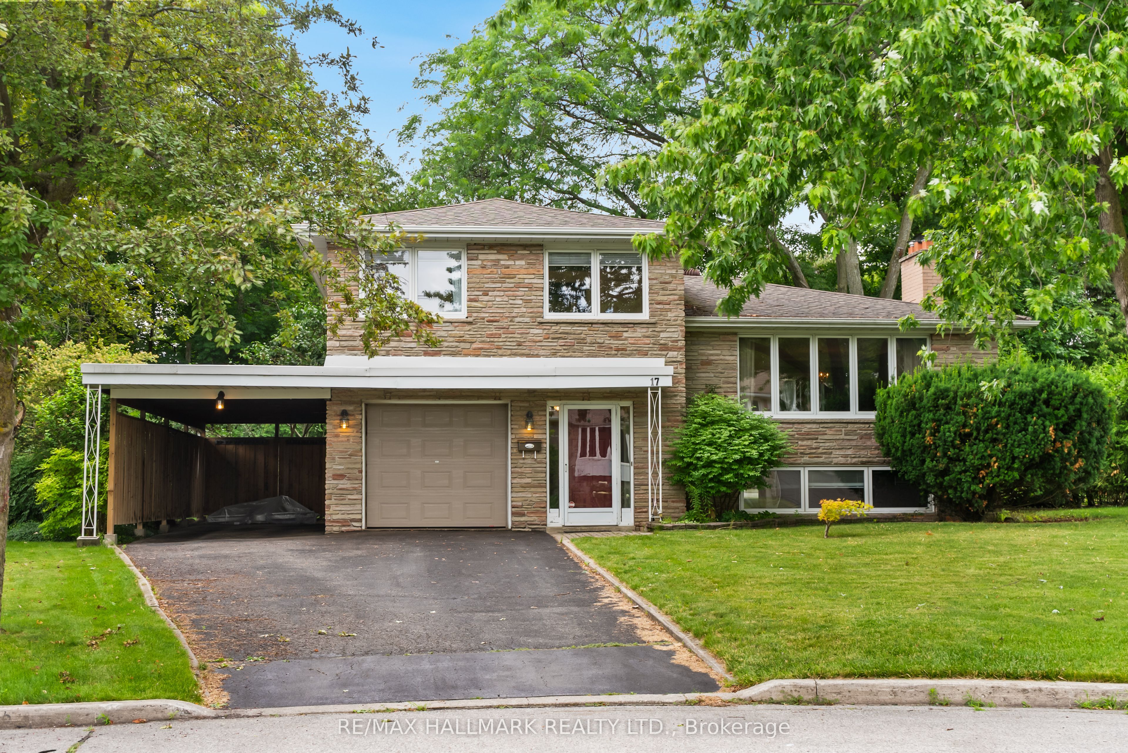 17 Greenyards Drive