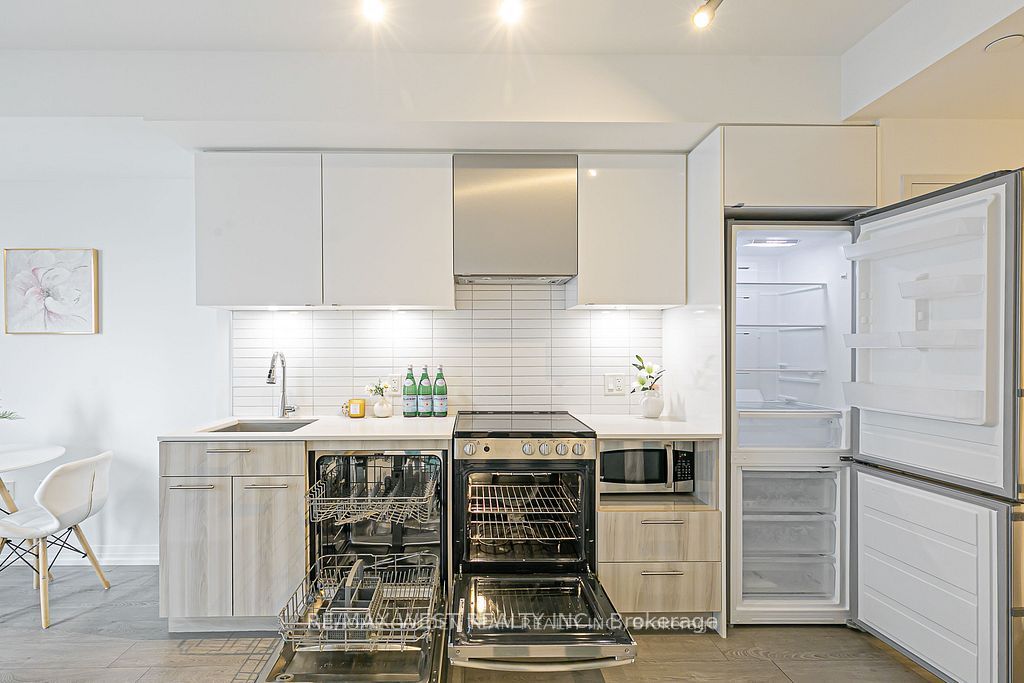 251 Jarvis Street 1124 Property Photo 10