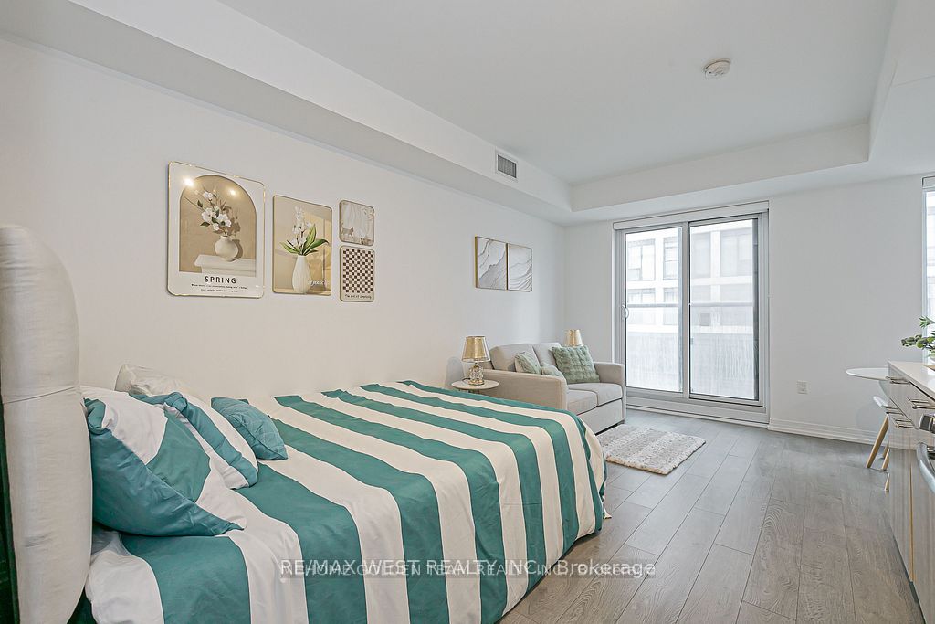 251 Jarvis Street 1124 Property Photo 11