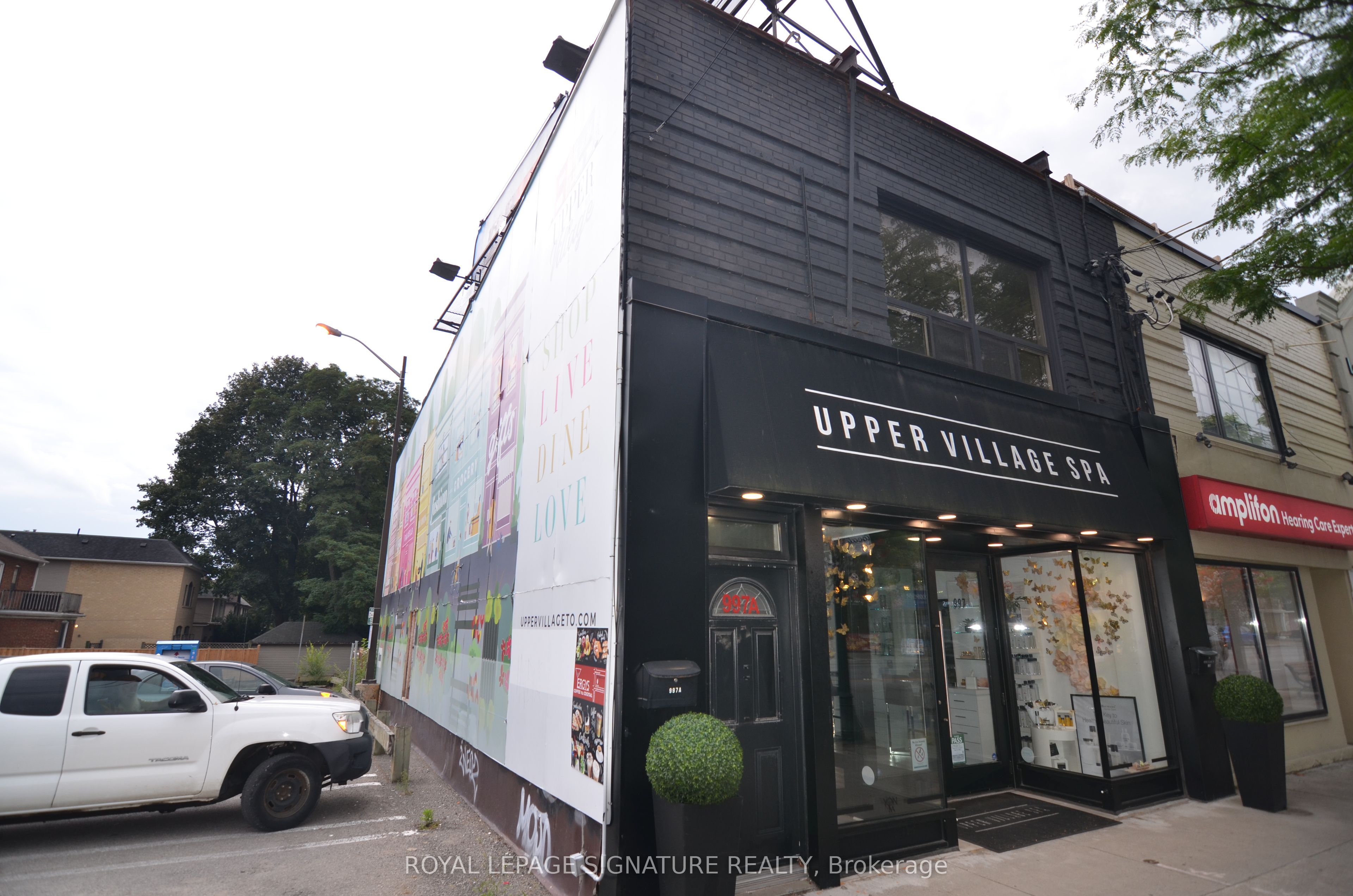 997 Eglinton Avenue W