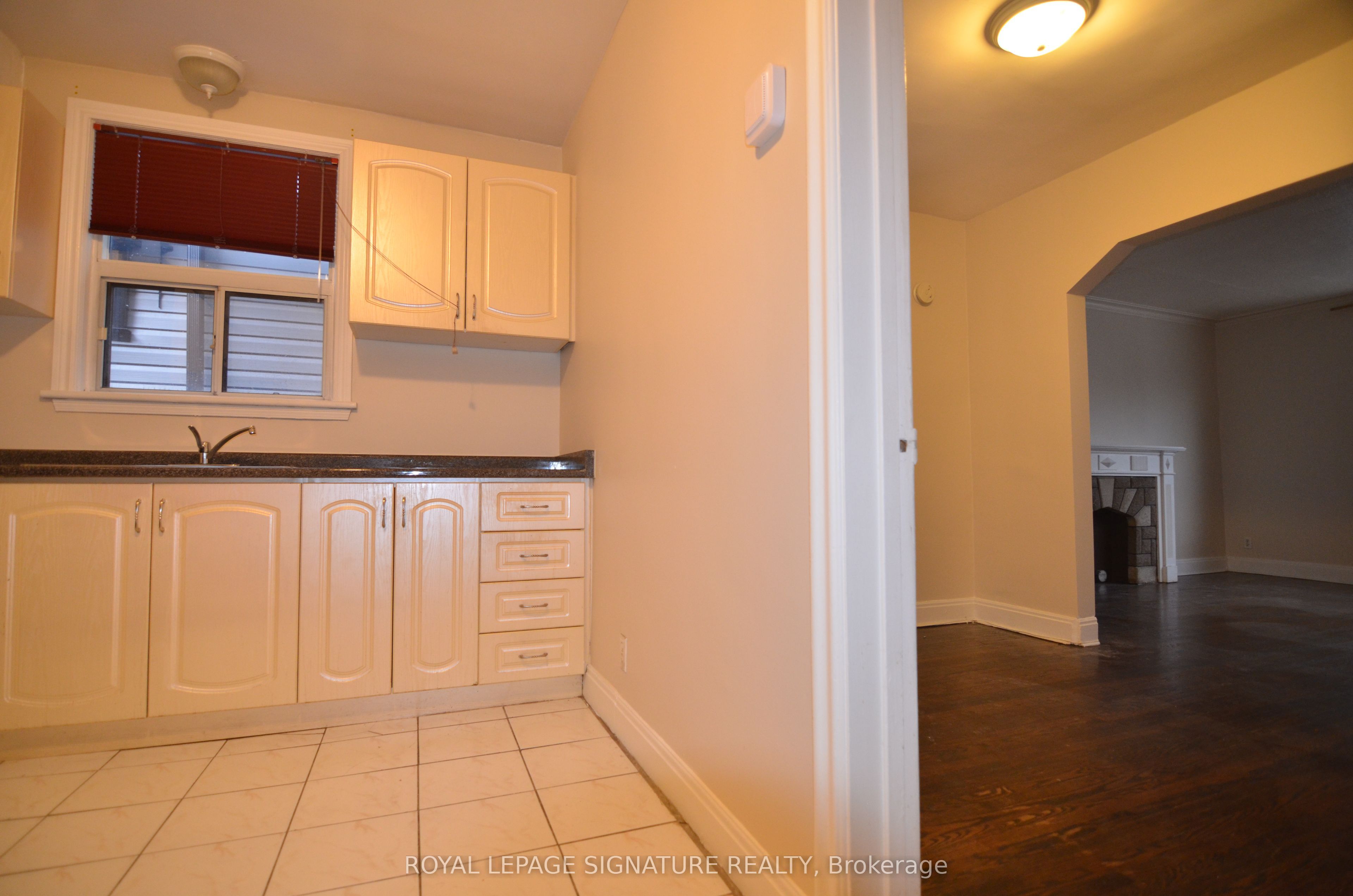 997 Eglinton Avenue W Property Photo 6