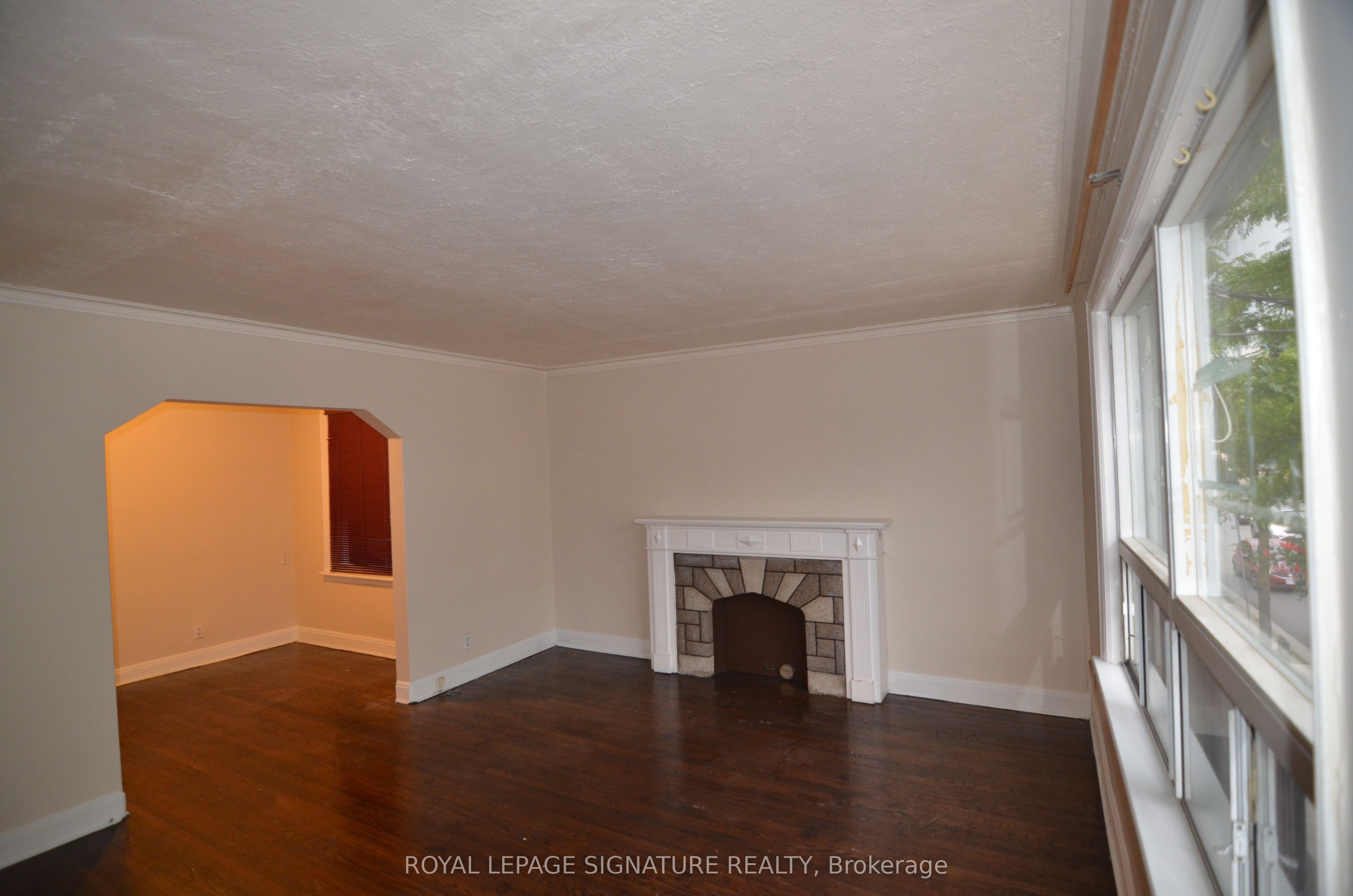 997 Eglinton Avenue W Property Photo 10