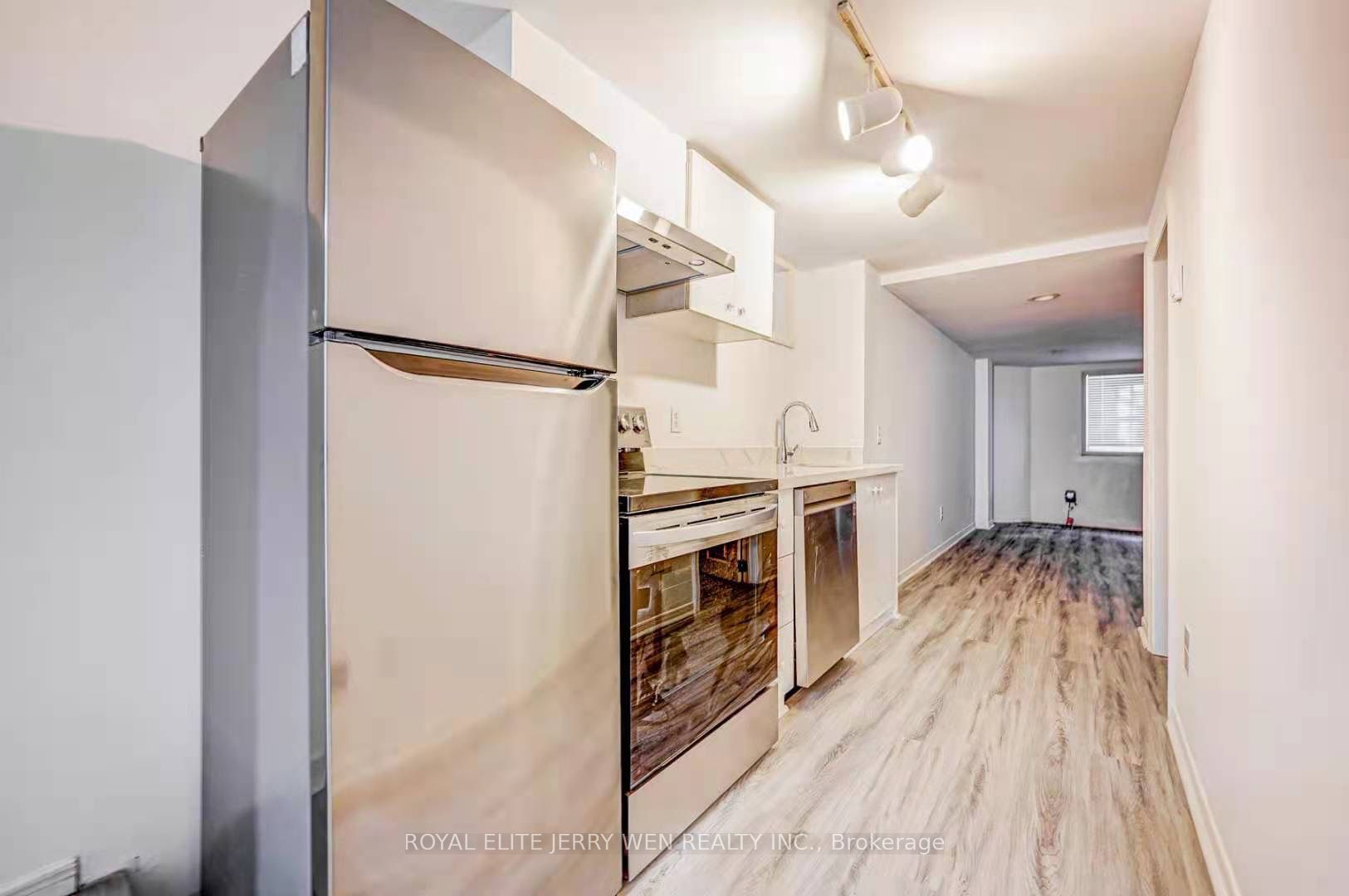 171 Lawrence Avenue W Basemt Property Photo 6