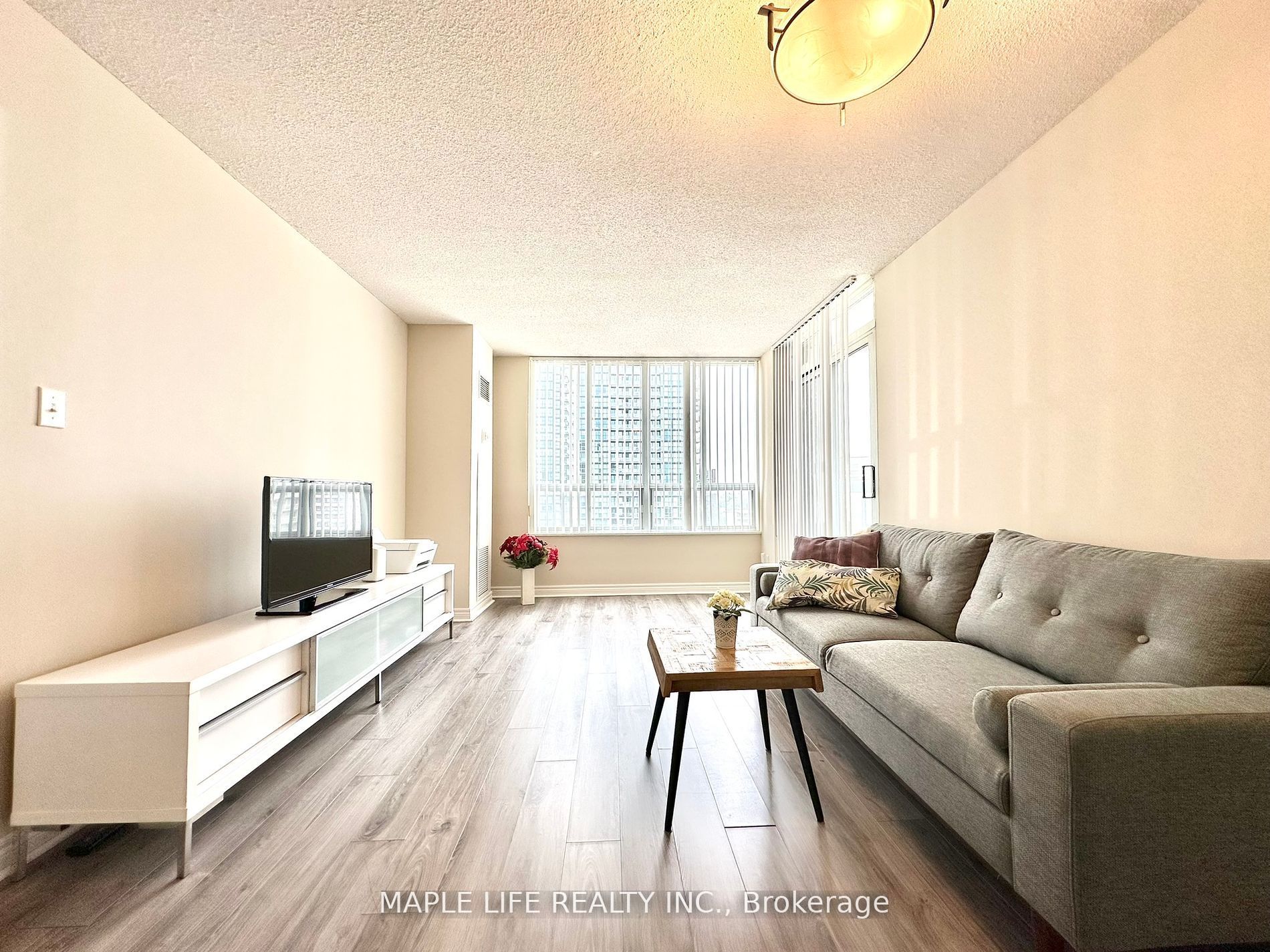 28 Empress Avenue 1703 Property Photo 6