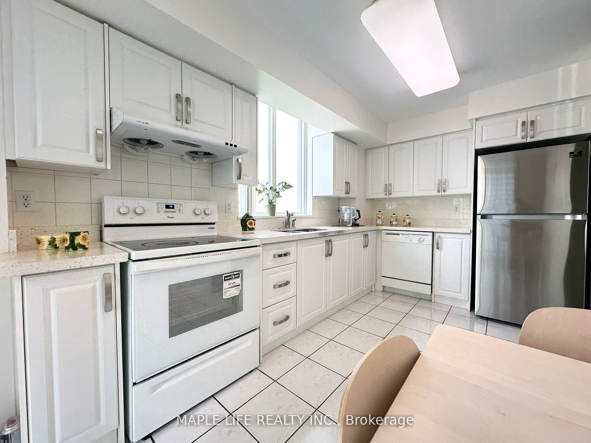 28 Empress Avenue 1703 Property Photo 9